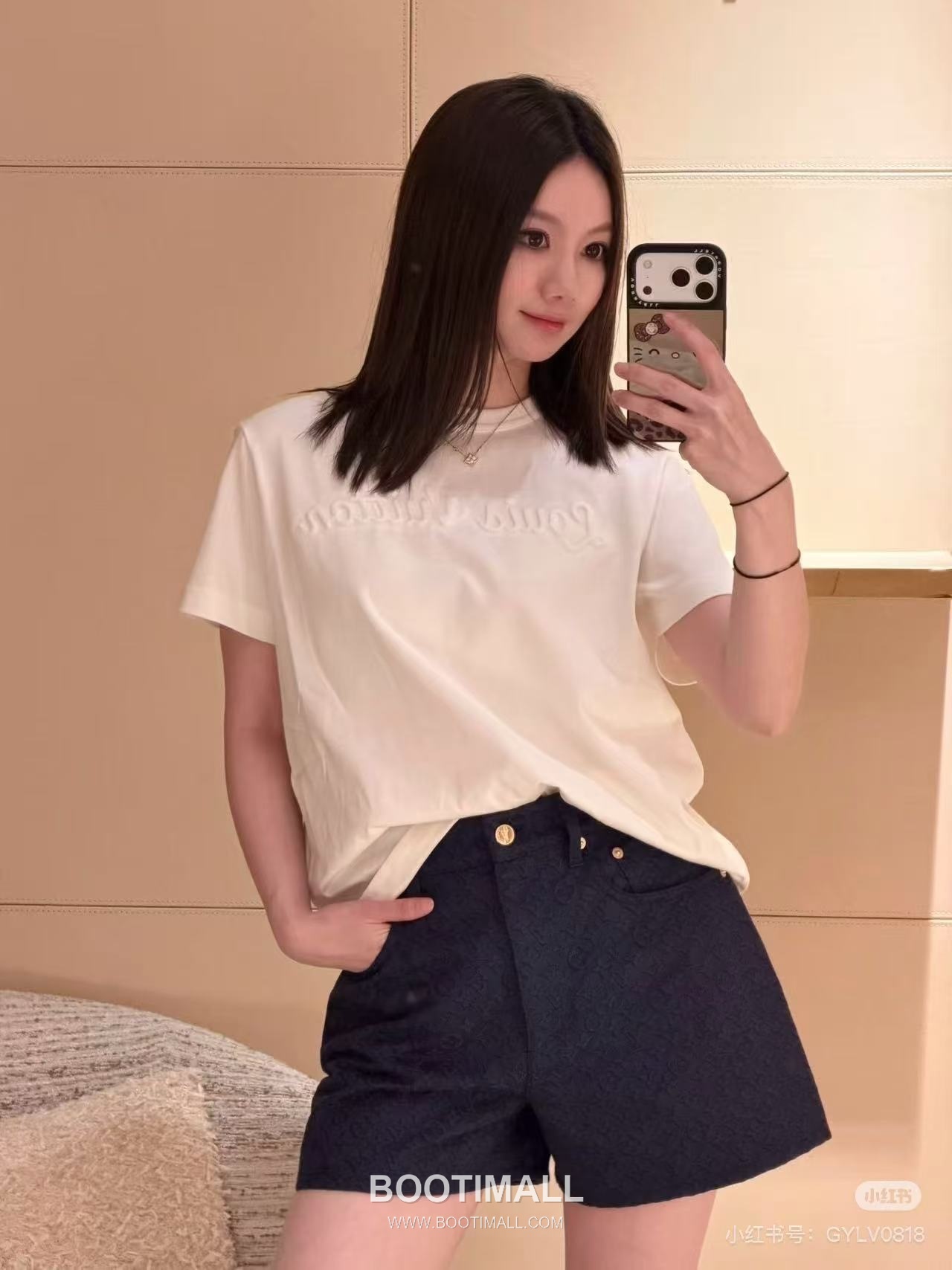 Louis Vuitton SS26 Cotton Embroidered Relief Logo T-Shirt 루이비통 SS26 코튼 자수 릴리프 로고 화이트 티셔츠 9