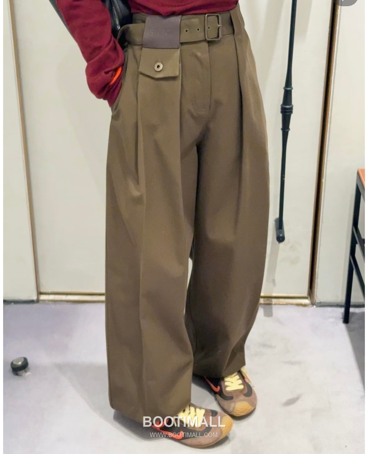 Loewe SS26 Cotton Pleated Belted Wide Pants 로에베 SS26 코튼 플리츠 벨트 와이드 그린 팬츠 6