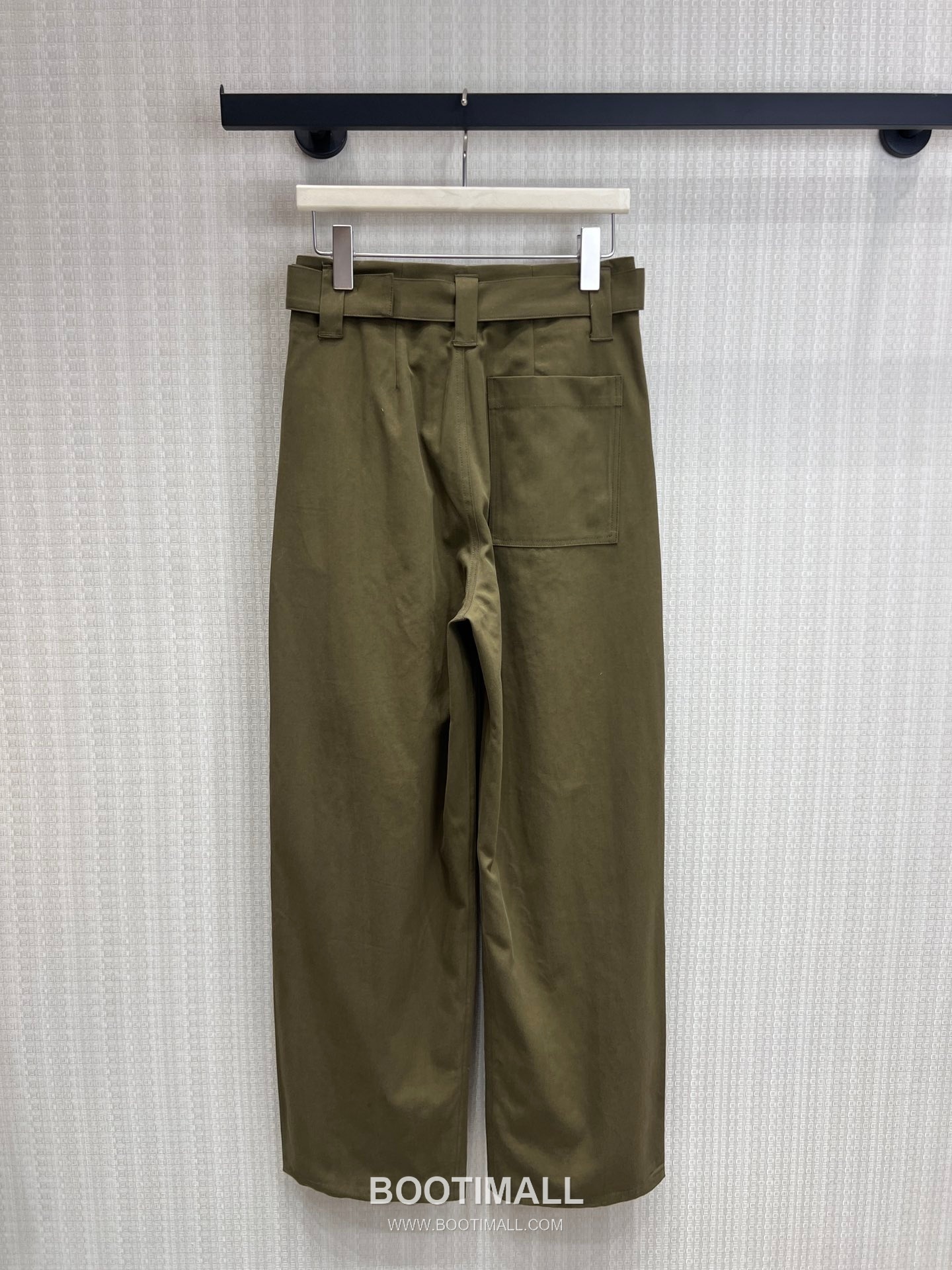 Loewe SS26 Cotton Pleated Belted Wide Pants 로에베 SS26 코튼 플리츠 벨트 와이드 그린 팬츠 11