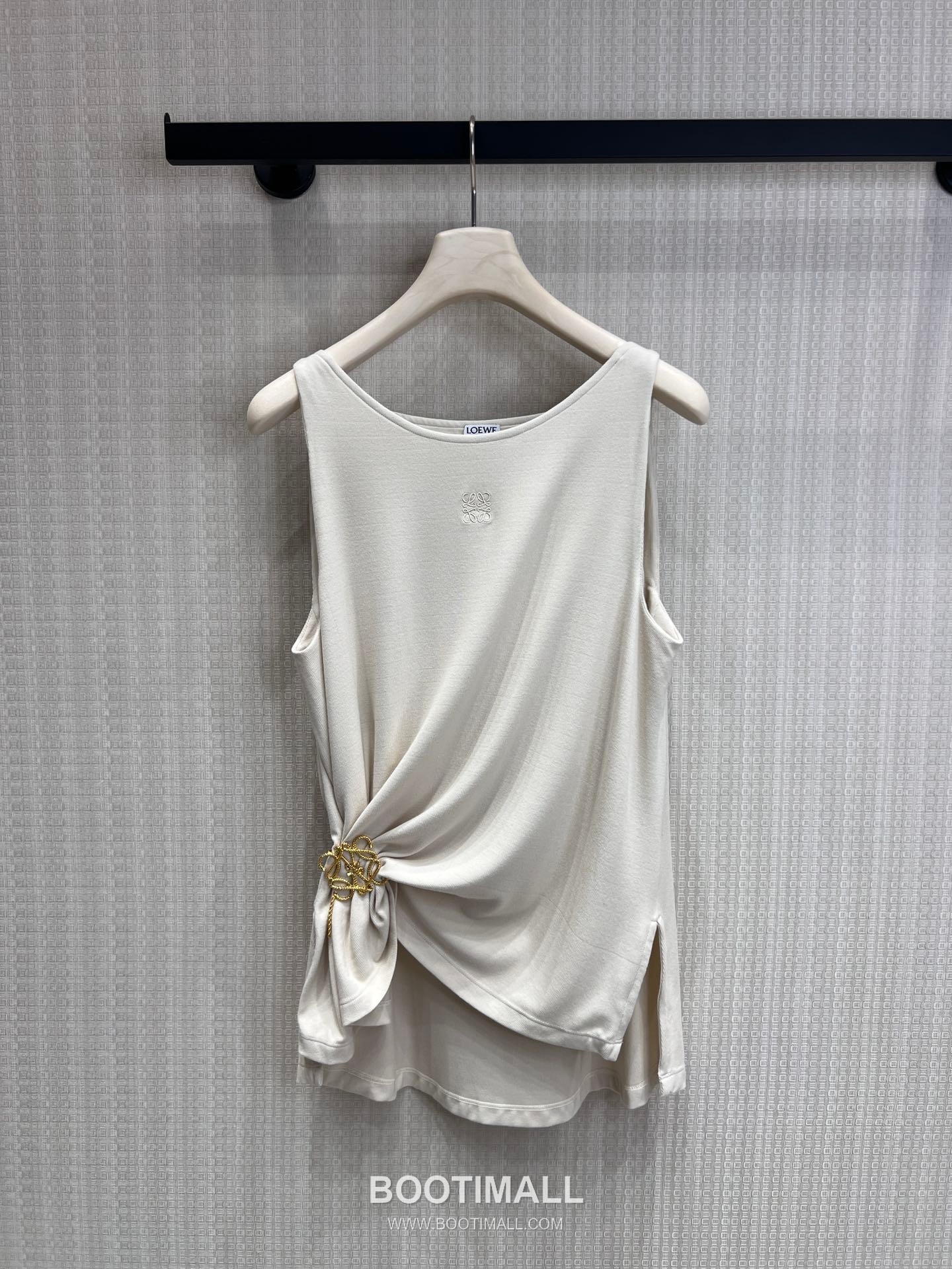 Loewe SS26 Cotton Logo Embroidered Knot Sleeveless Top 로에베 SS26 코튼 로고 자수 트위스트 블랙 탑 7