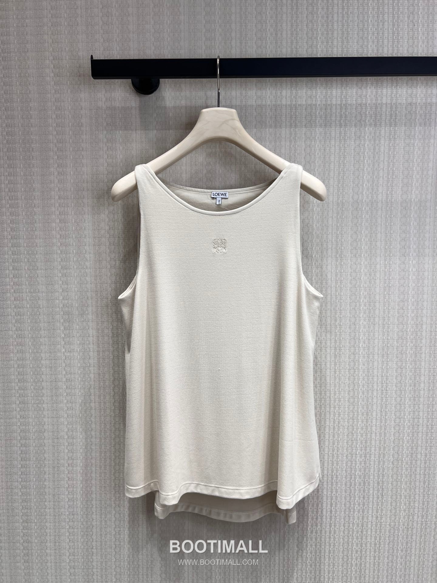 Loewe SS26 Cotton Logo Embroidered Knot Sleeveless Top 로에베 SS26 코튼 로고 자수 트위스트 블랙 탑 14