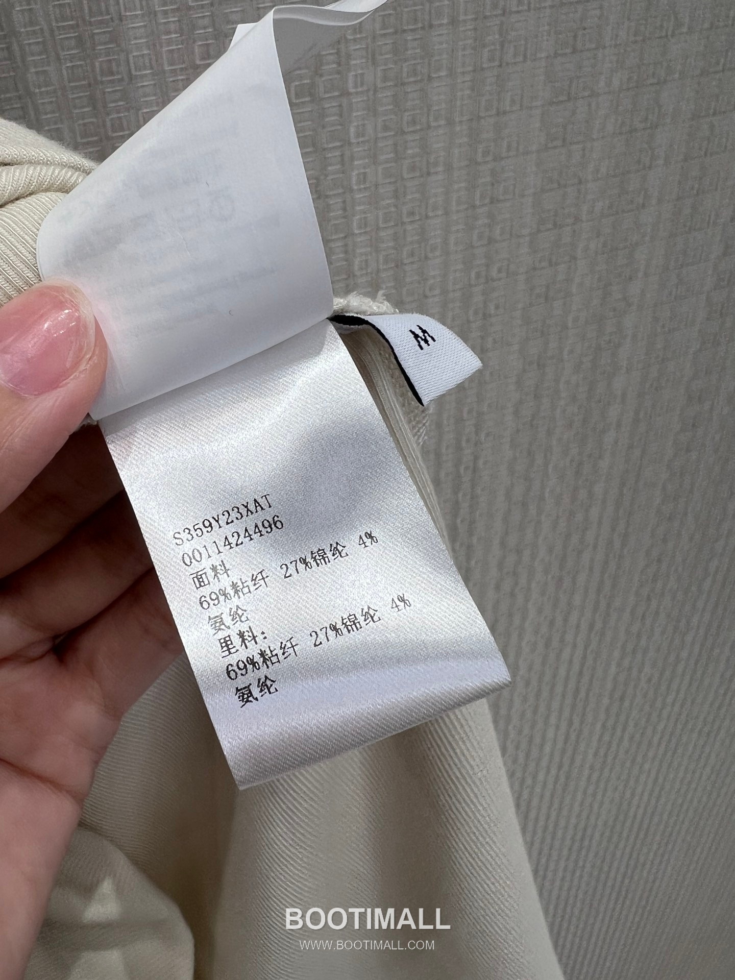 Loewe SS26 Cotton Logo Embroidered Knot Sleeveless Top 로에베 SS26 코튼 로고 자수 트위스트 블랙 탑 15