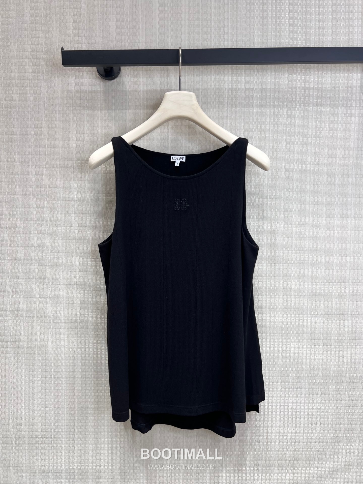 Loewe SS26 Cotton Logo Embroidered Knot Sleeveless Top 로에베 SS26 코튼 로고 자수 트위스트 블랙 탑 24