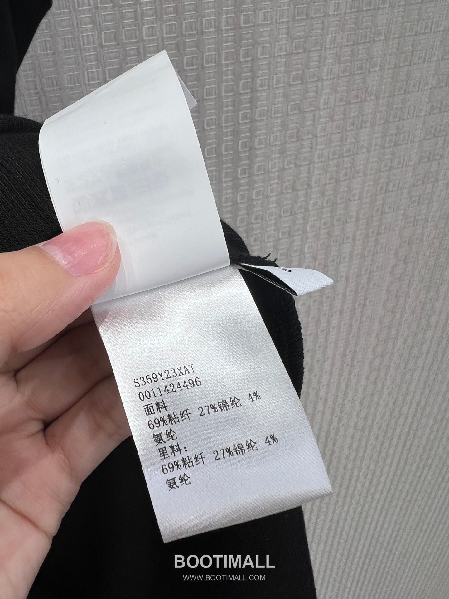 Loewe SS26 Cotton Logo Embroidered Knot Sleeveless Top 로에베 SS26 코튼 로고 자수 트위스트 블랙 탑 25