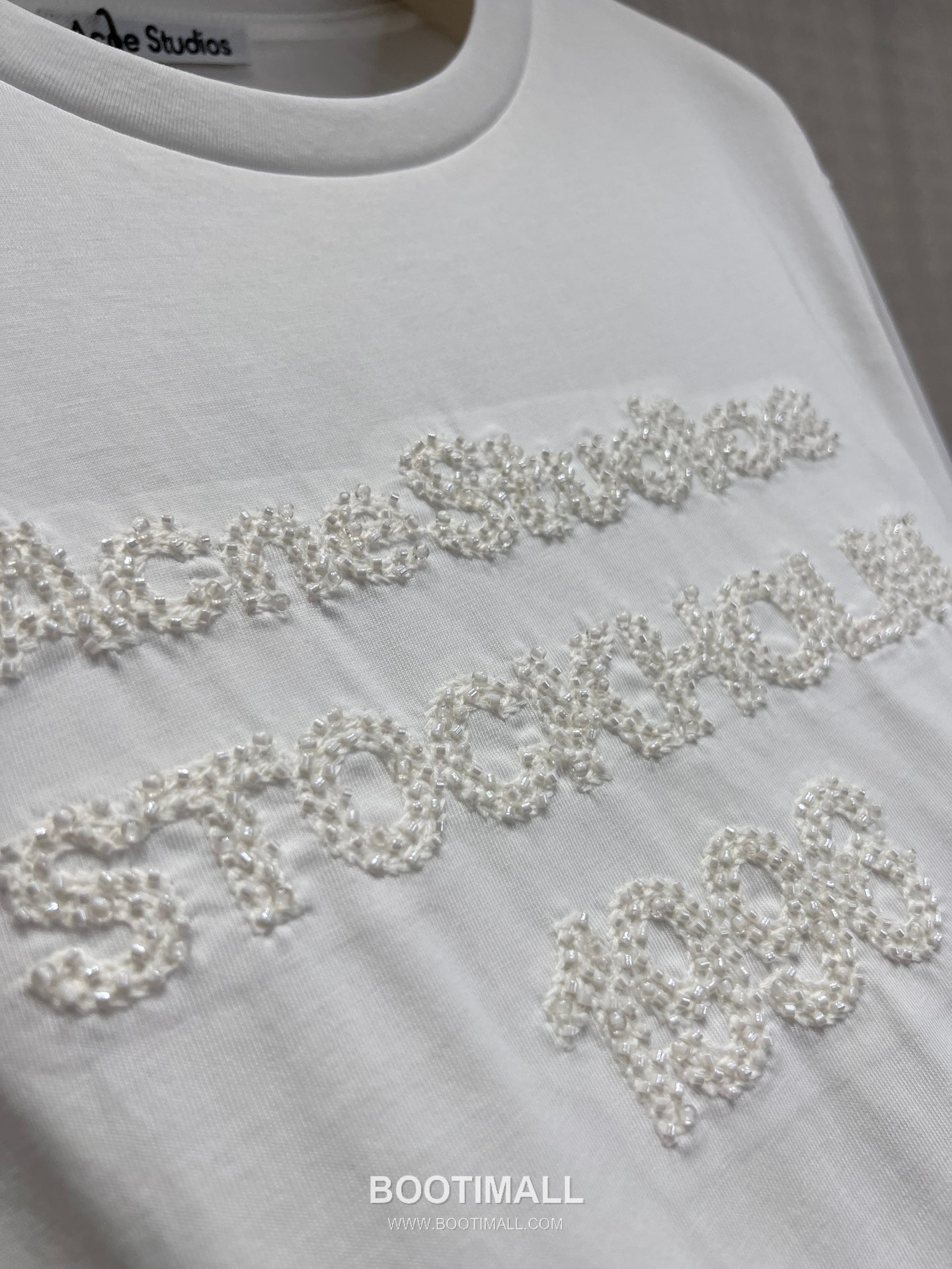 Acne Studios SS26 Cotton Beaded Logo T-Shirt 아크네스튜디오 SS26 코튼 비즈 로고 블랙 티셔츠 5