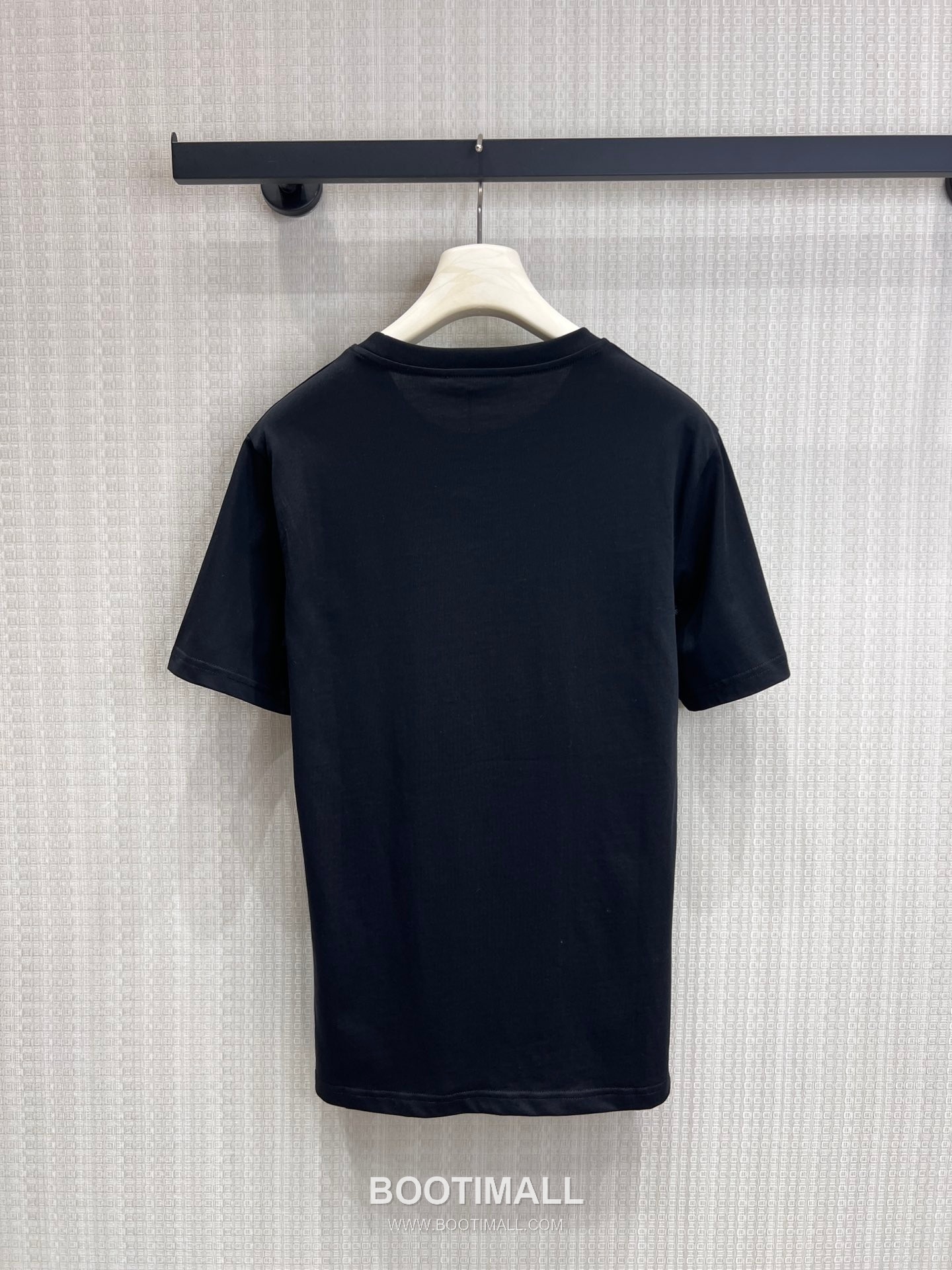 Acne Studios SS26 Cotton Beaded Logo T-Shirt 아크네스튜디오 SS26 코튼 비즈 로고 블랙 티셔츠 2