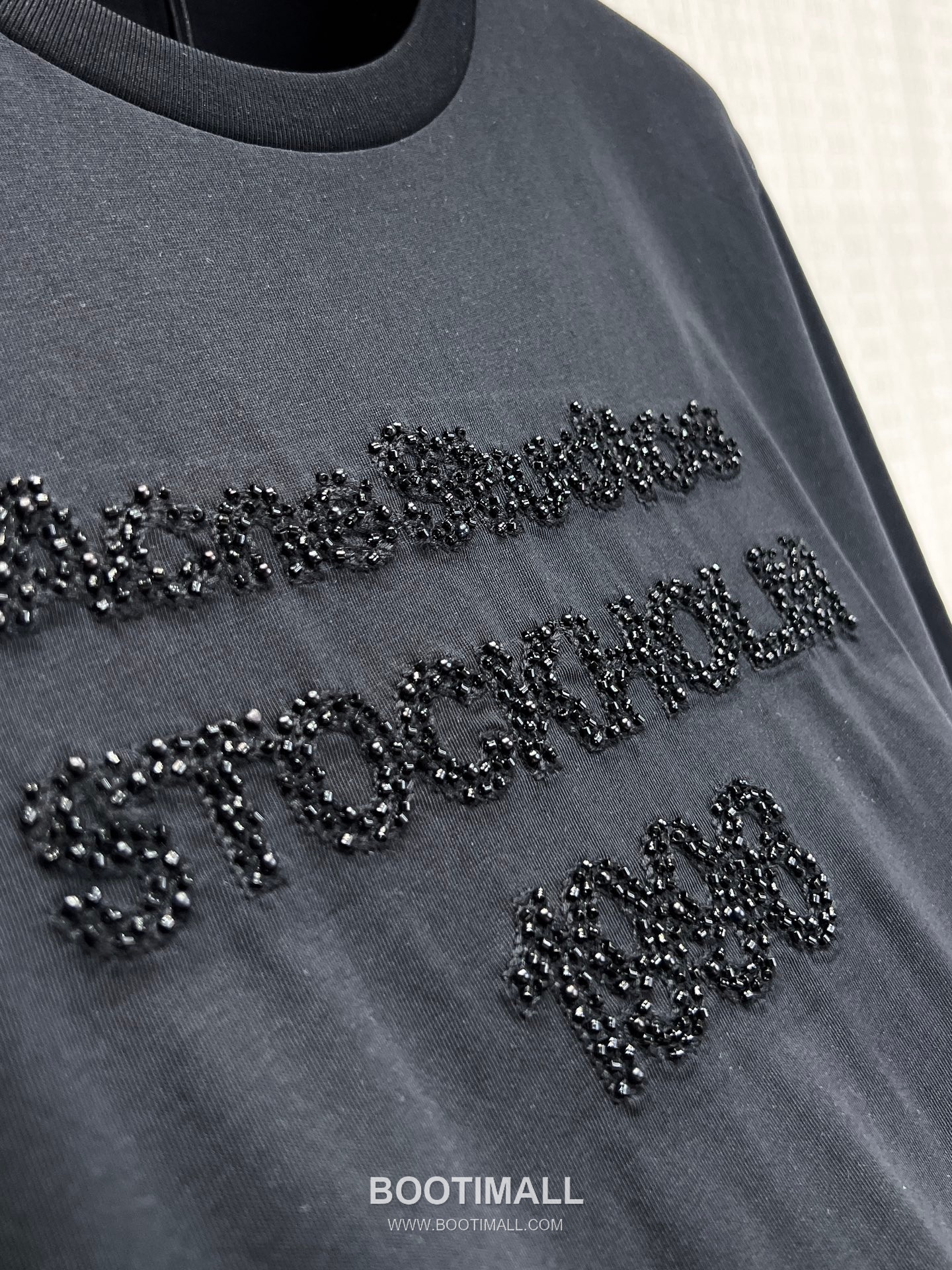 Acne Studios SS26 Cotton Beaded Logo T-Shirt 아크네스튜디오 SS26 코튼 비즈 로고 블랙 티셔츠 5