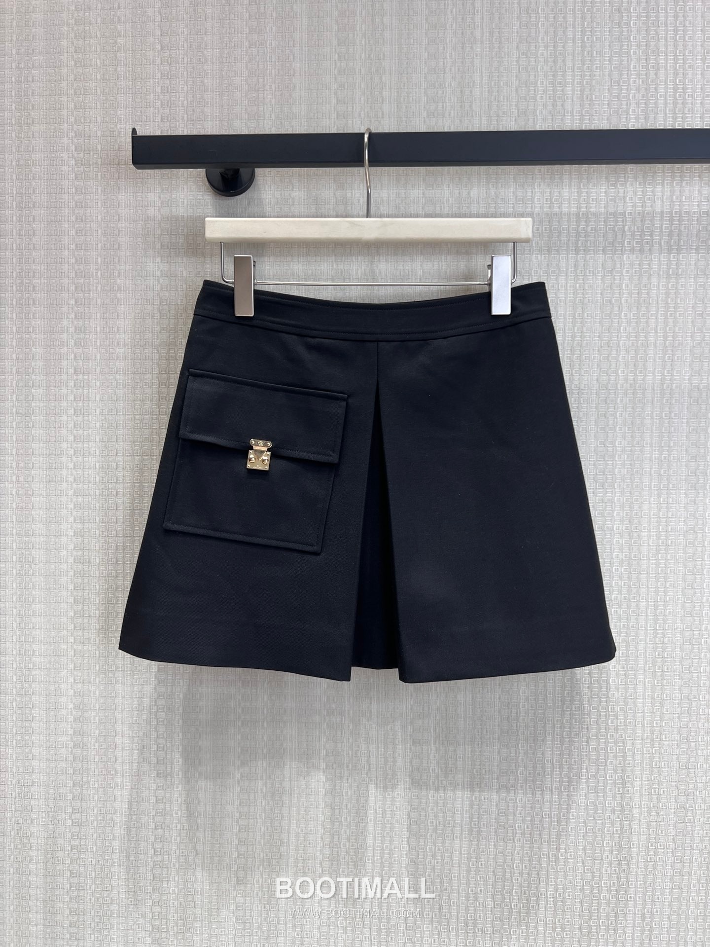 Prada SS26 Nylon Belt A-Line Mini Skirt 프라다 SS26 나일론 벨트 A라인 블랙 스커트 10