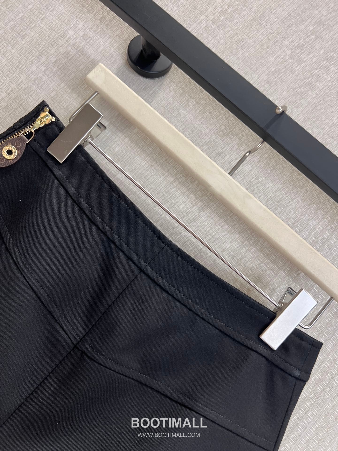 Prada SS26 Nylon Belt A-Line Mini Skirt 프라다 SS26 나일론 벨트 A라인 블랙 스커트 13