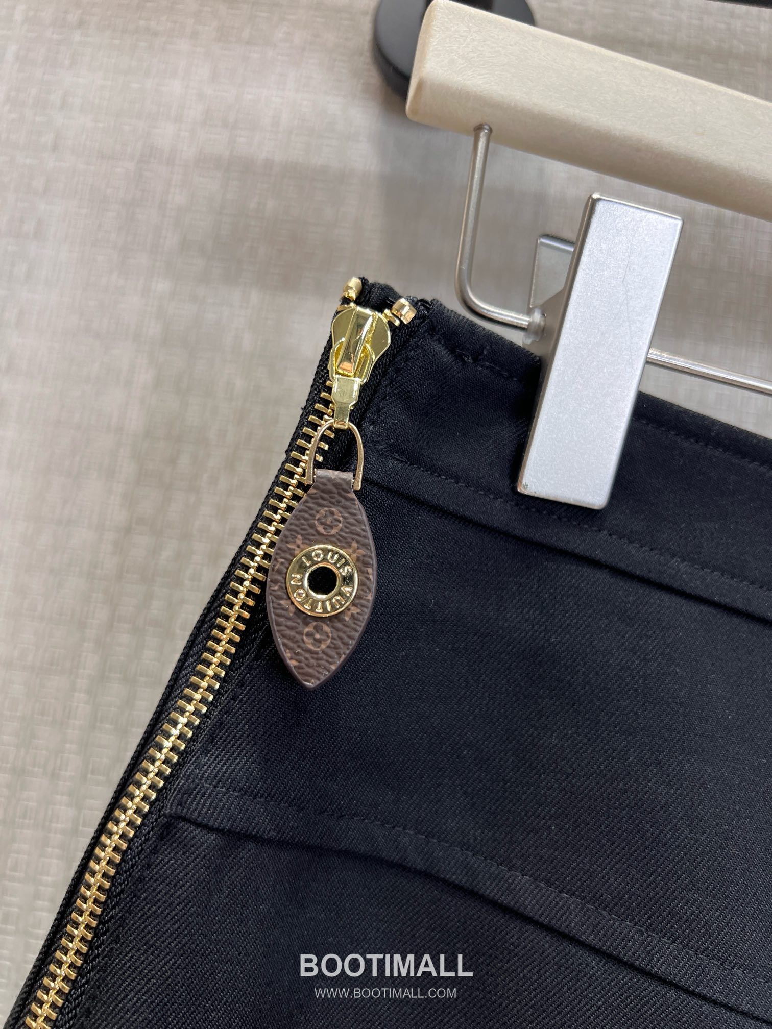Prada SS26 Nylon Belt A-Line Mini Skirt 프라다 SS26 나일론 벨트 A라인 블랙 스커트 15