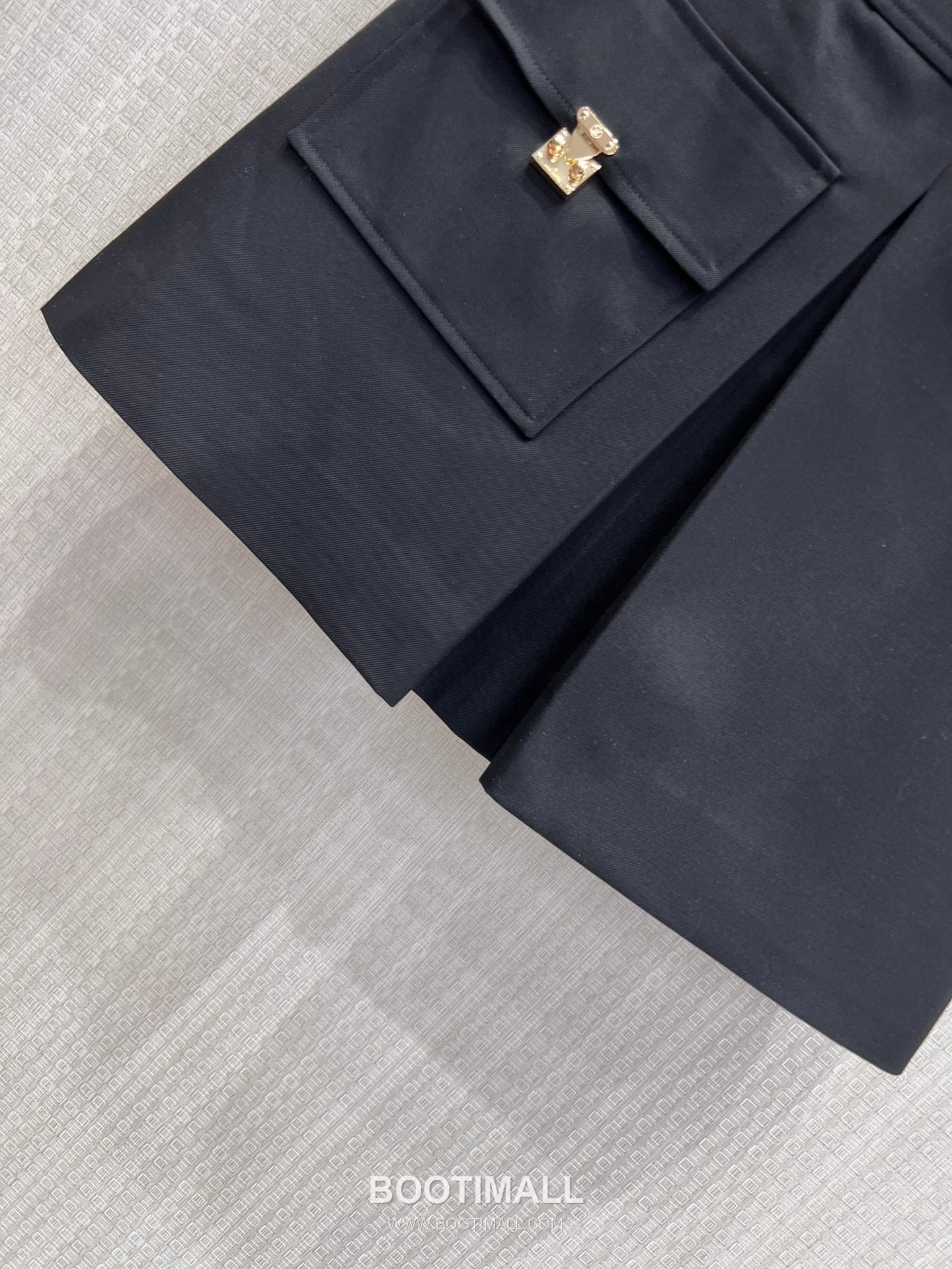 Prada SS26 Nylon Belt A-Line Mini Skirt 프라다 SS26 나일론 벨트 A라인 블랙 스커트 16