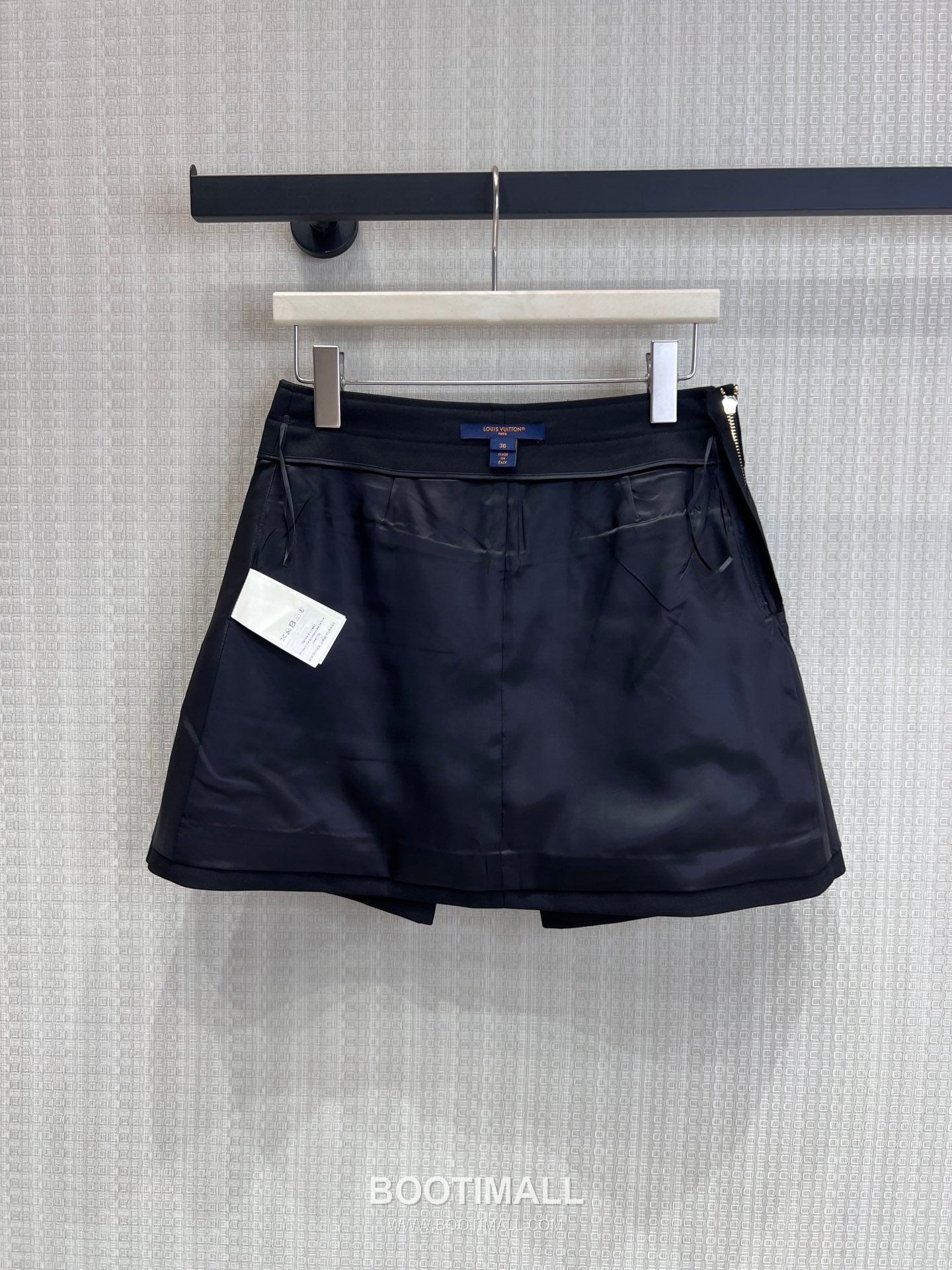 Prada SS26 Nylon Belt A-Line Mini Skirt 프라다 SS26 나일론 벨트 A라인 블랙 스커트 17