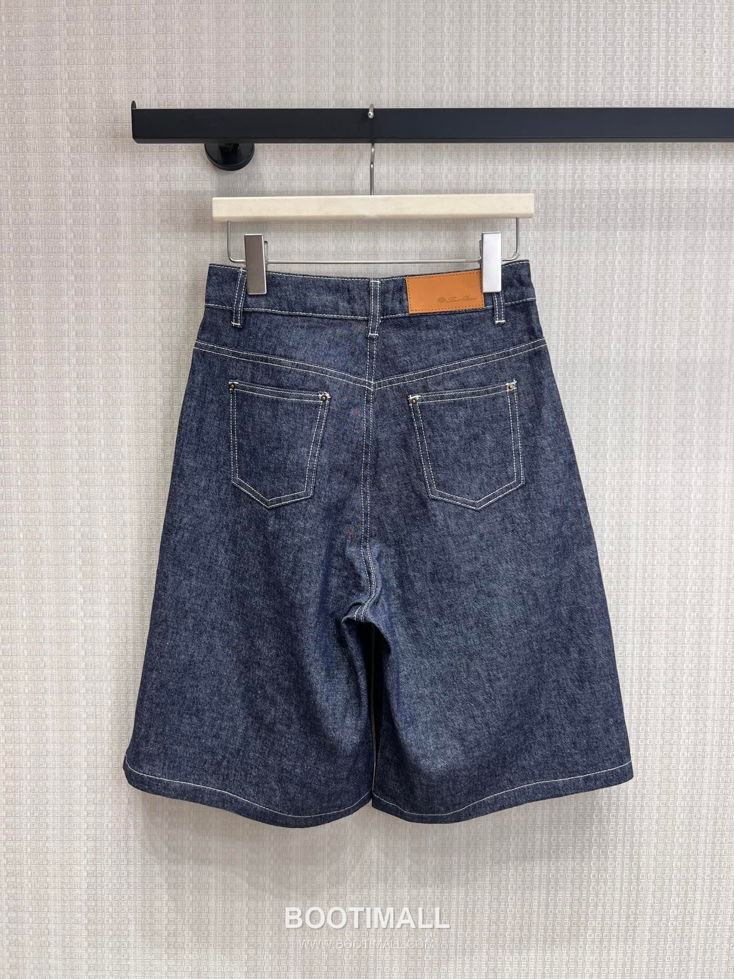 Loro Piana SS26 Cotton Denim A-Line Wide Shorts 로로피아나 SS26 코튼 데님 A라인 와이드 블루 쇼츠 11