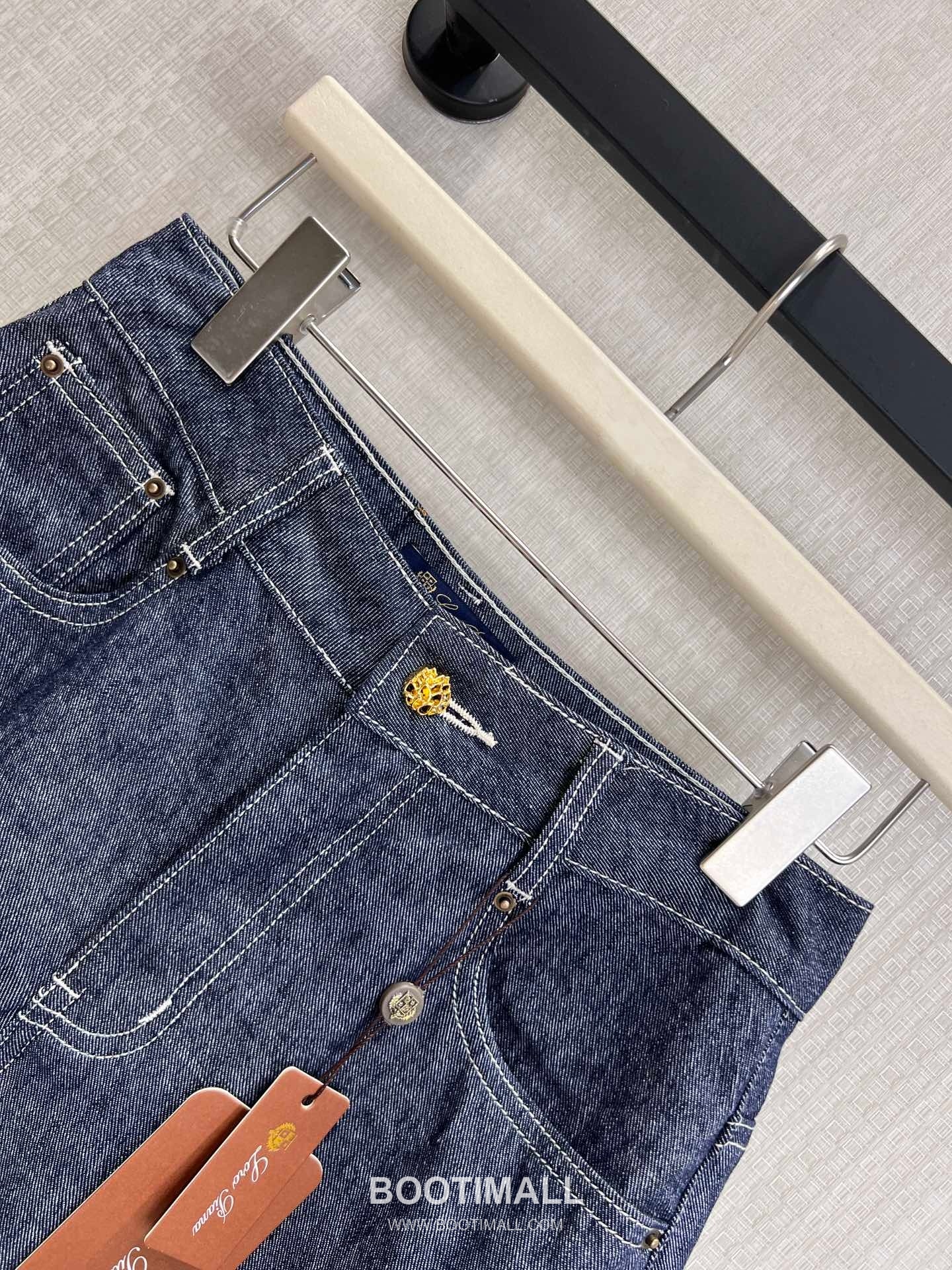 Loro Piana SS26 Cotton Denim A-Line Wide Shorts 로로피아나 SS26 코튼 데님 A라인 와이드 블루 쇼츠 12