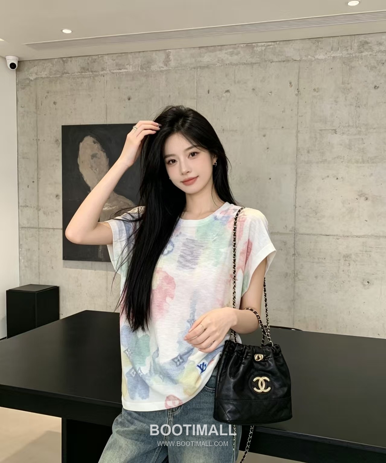 Louis Vuitton SS26 Knit Watercolor Logo Print T-Shirt 루이비통 SS26 니트 워터컬러 로고 프린트 화이트 티셔츠 1