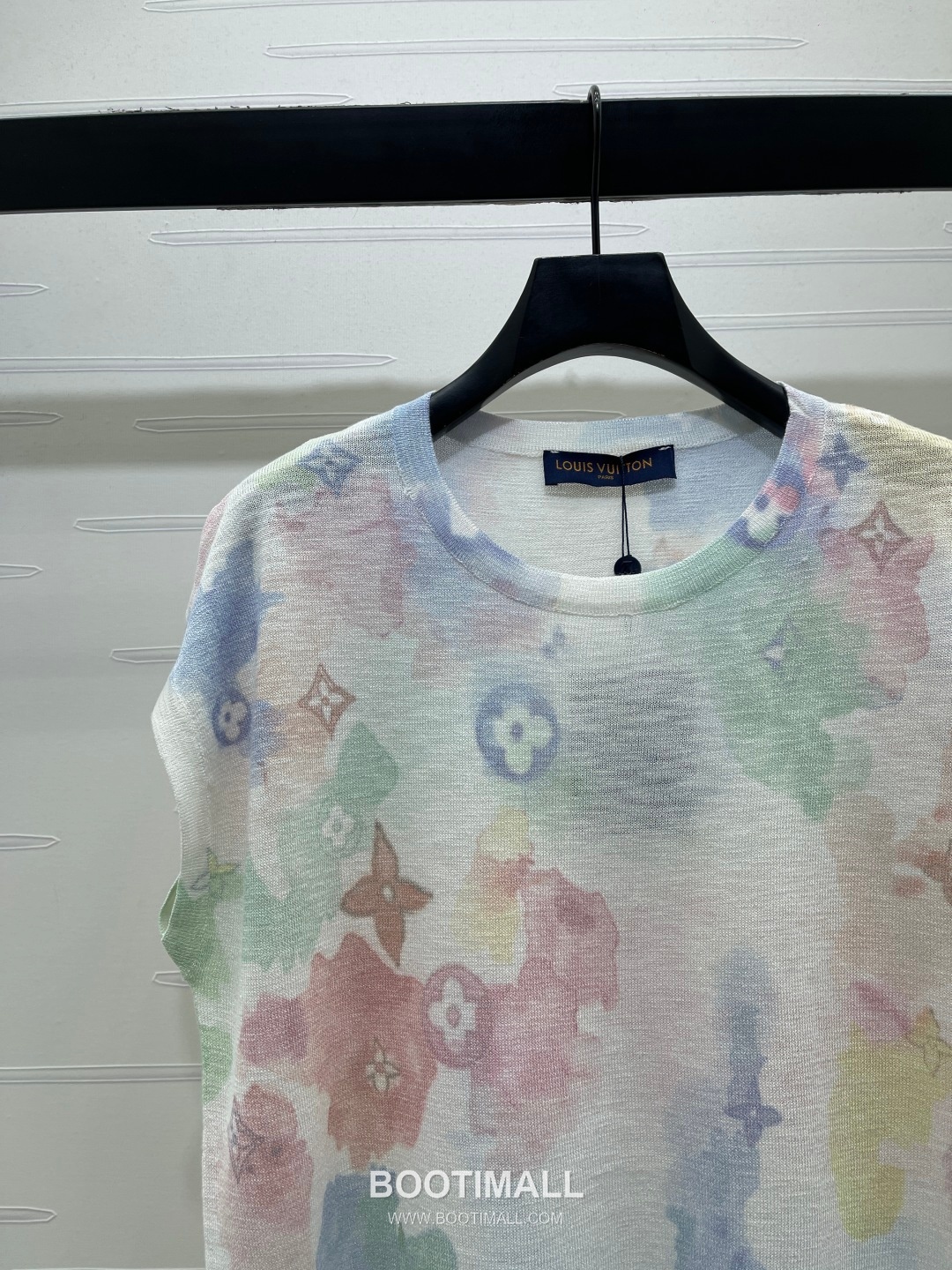 Louis Vuitton SS26 Knit Watercolor Logo Print T-Shirt 루이비통 SS26 니트 워터컬러 로고 프린트 화이트 티셔츠 6