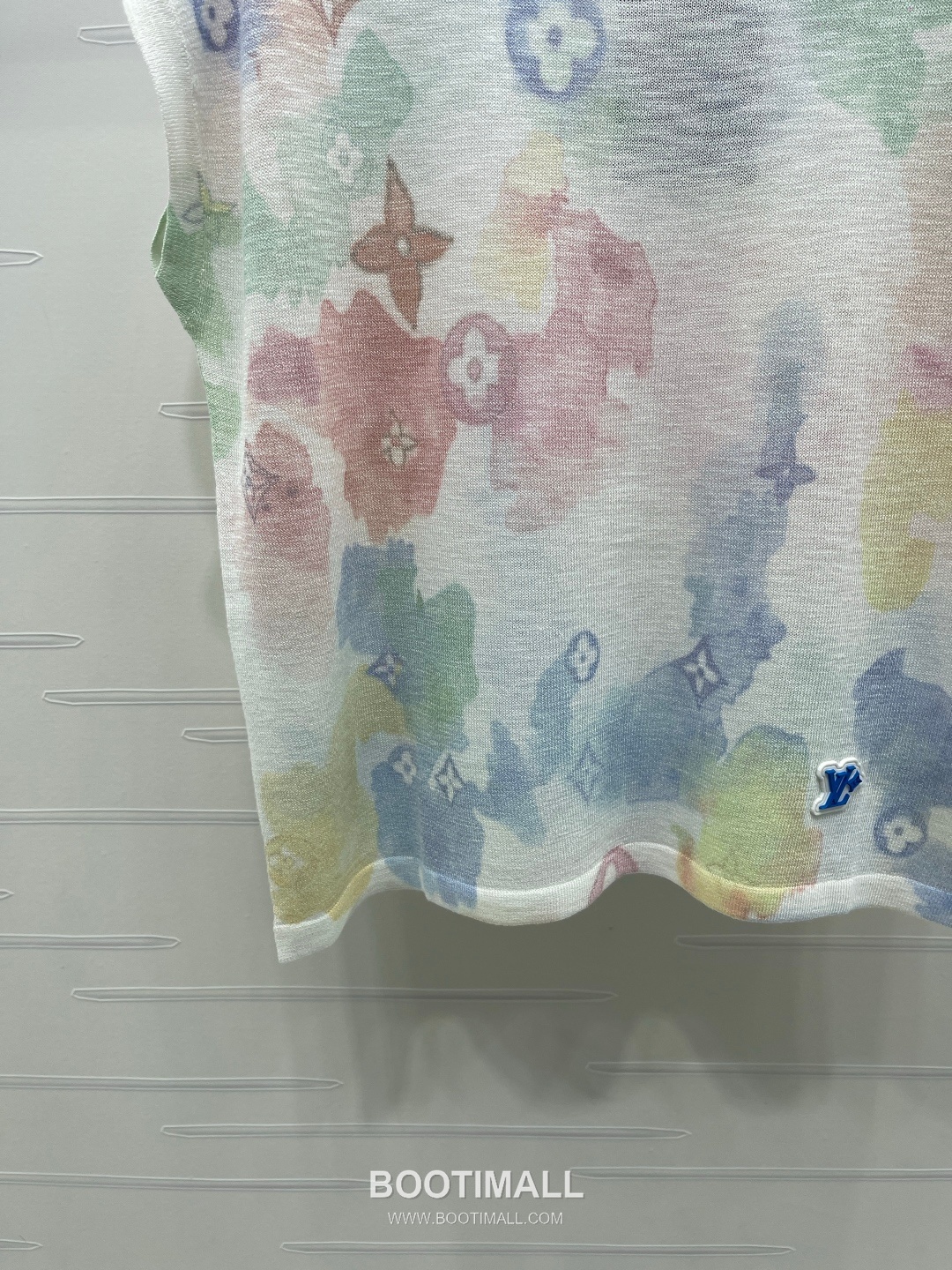 Louis Vuitton SS26 Knit Watercolor Logo Print T-Shirt 루이비통 SS26 니트 워터컬러 로고 프린트 화이트 티셔츠 8