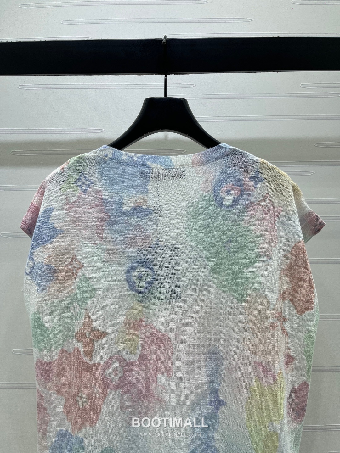 Louis Vuitton SS26 Knit Watercolor Logo Print T-Shirt 루이비통 SS26 니트 워터컬러 로고 프린트 화이트 티셔츠 10