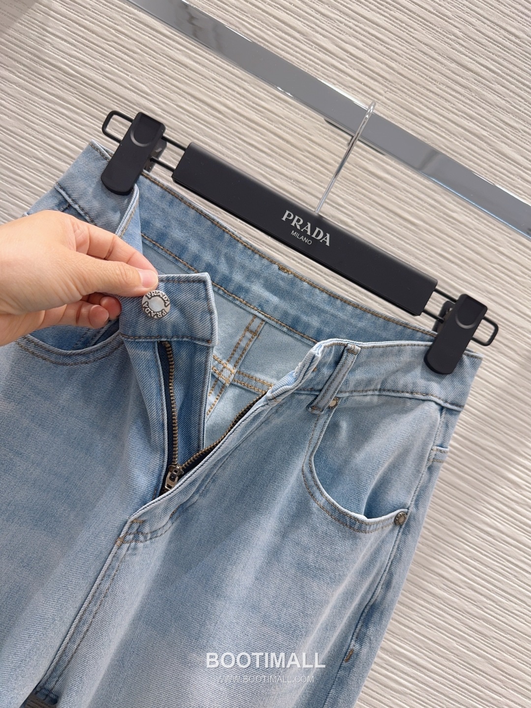 Prada SS26 Cotton Denim Tailored Straight Pants 프라다 SS26 코튼 데님 테일러드 스트레이트 블루 팬츠 13