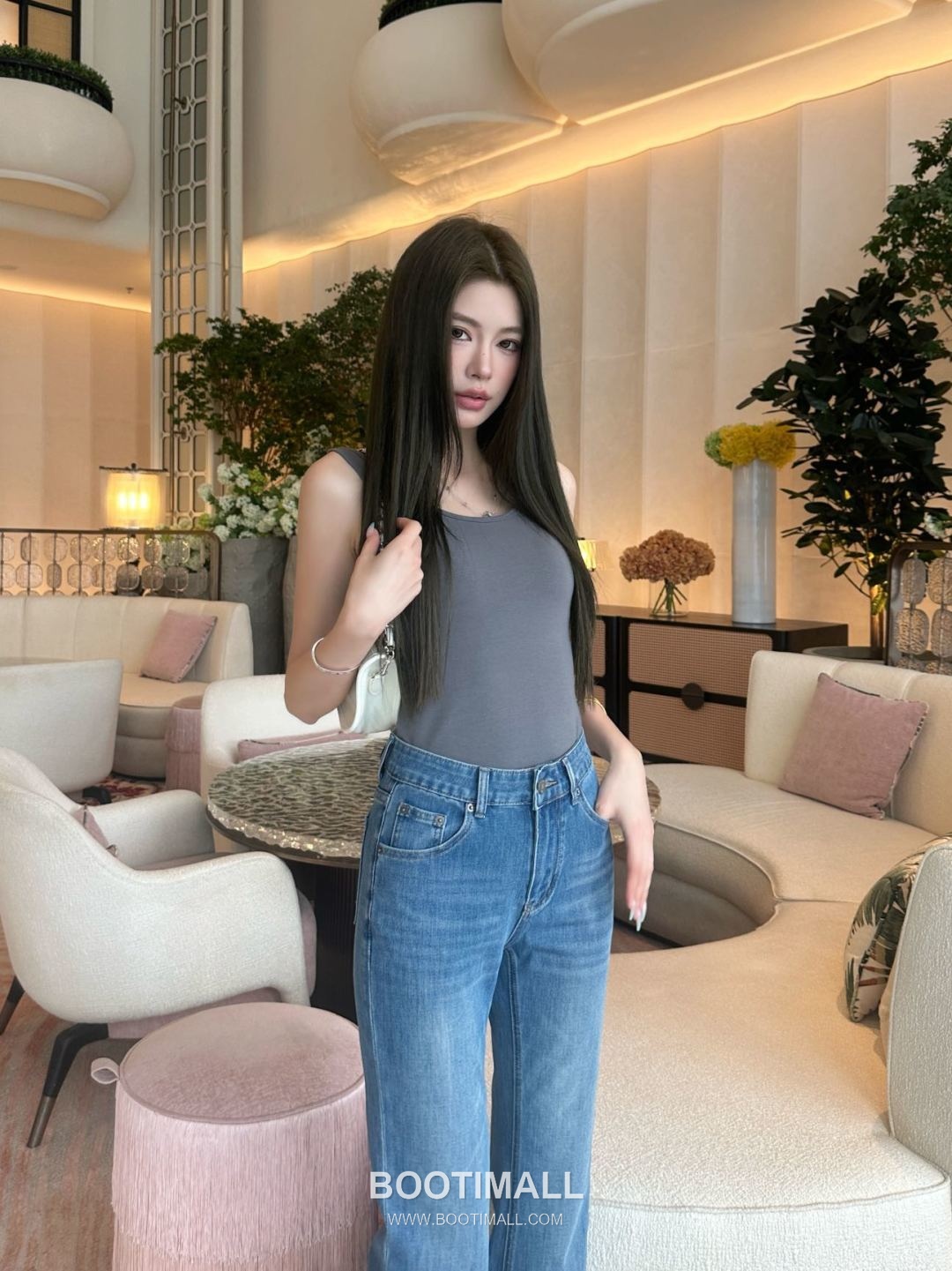 Louis Vuitton SS26 Cotton Denim Tailored Straight Pants 루이비통 SS26 코튼 데님 테일러드 스트레이트 블루 팬츠 2