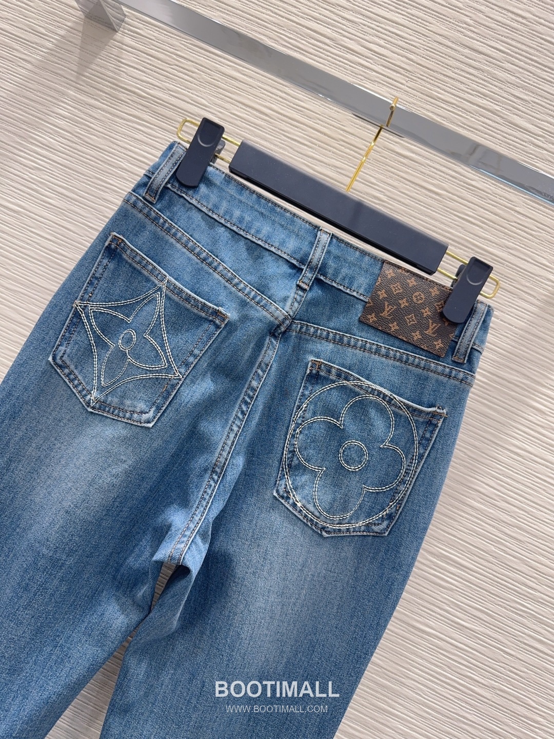 Louis Vuitton SS26 Cotton Denim Tailored Straight Pants 루이비통 SS26 코튼 데님 테일러드 스트레이트 블루 팬츠 17