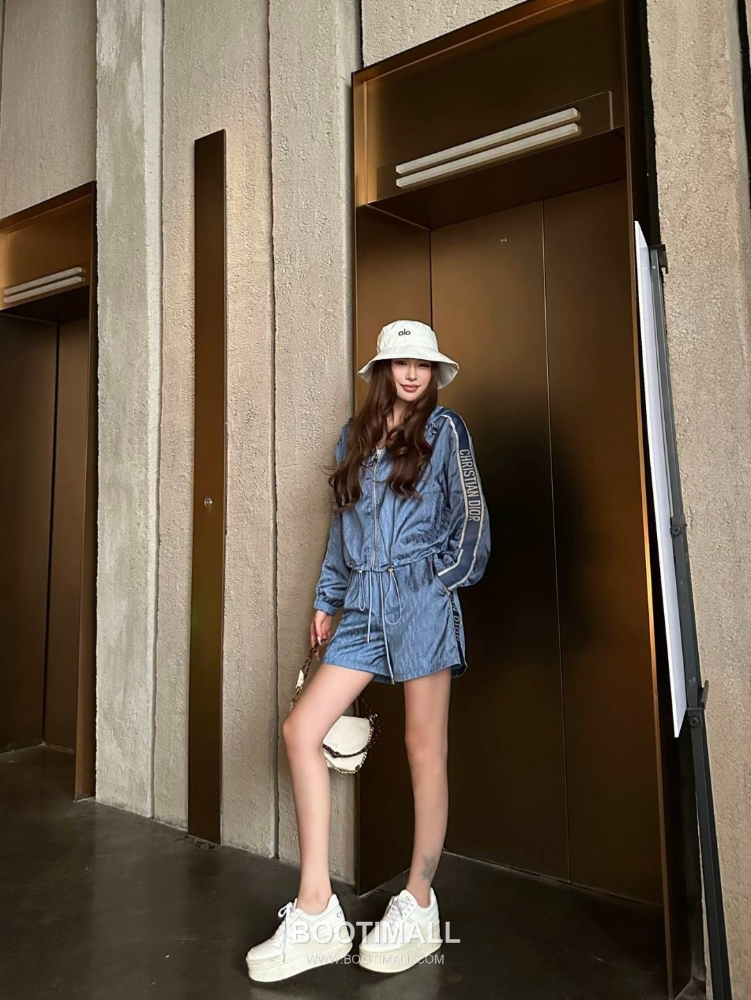 Dior SS26 Cotton Blend Cropped Jacket Shorts Set 디올 SS26 코튼혼방 크롭 재킷 쇼츠 화이트 셋업 3