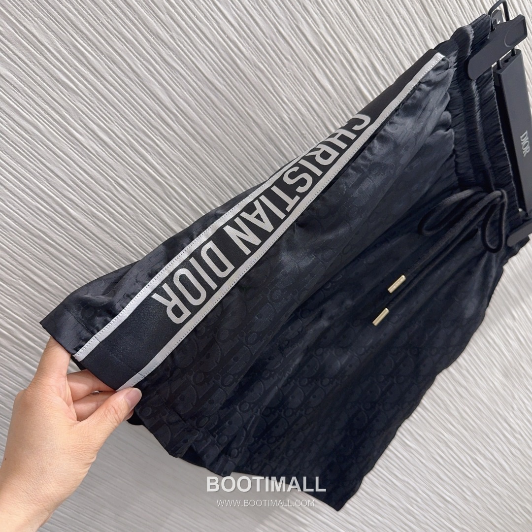 Dior SS26 Cotton Blend Cropped Jacket Shorts Set 디올 SS26 코튼혼방 크롭 재킷 쇼츠 화이트 셋업 15