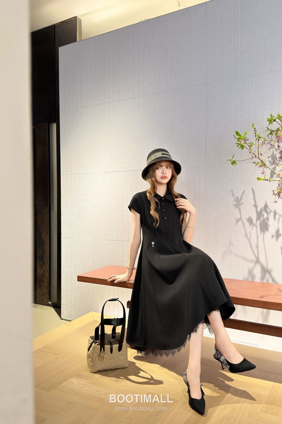 Dior SS26 Polyester Structured Fit Short Sleeve One Piece 디올 SS26 폴리에스터 구조핏 반팔 블랙 원피스 2