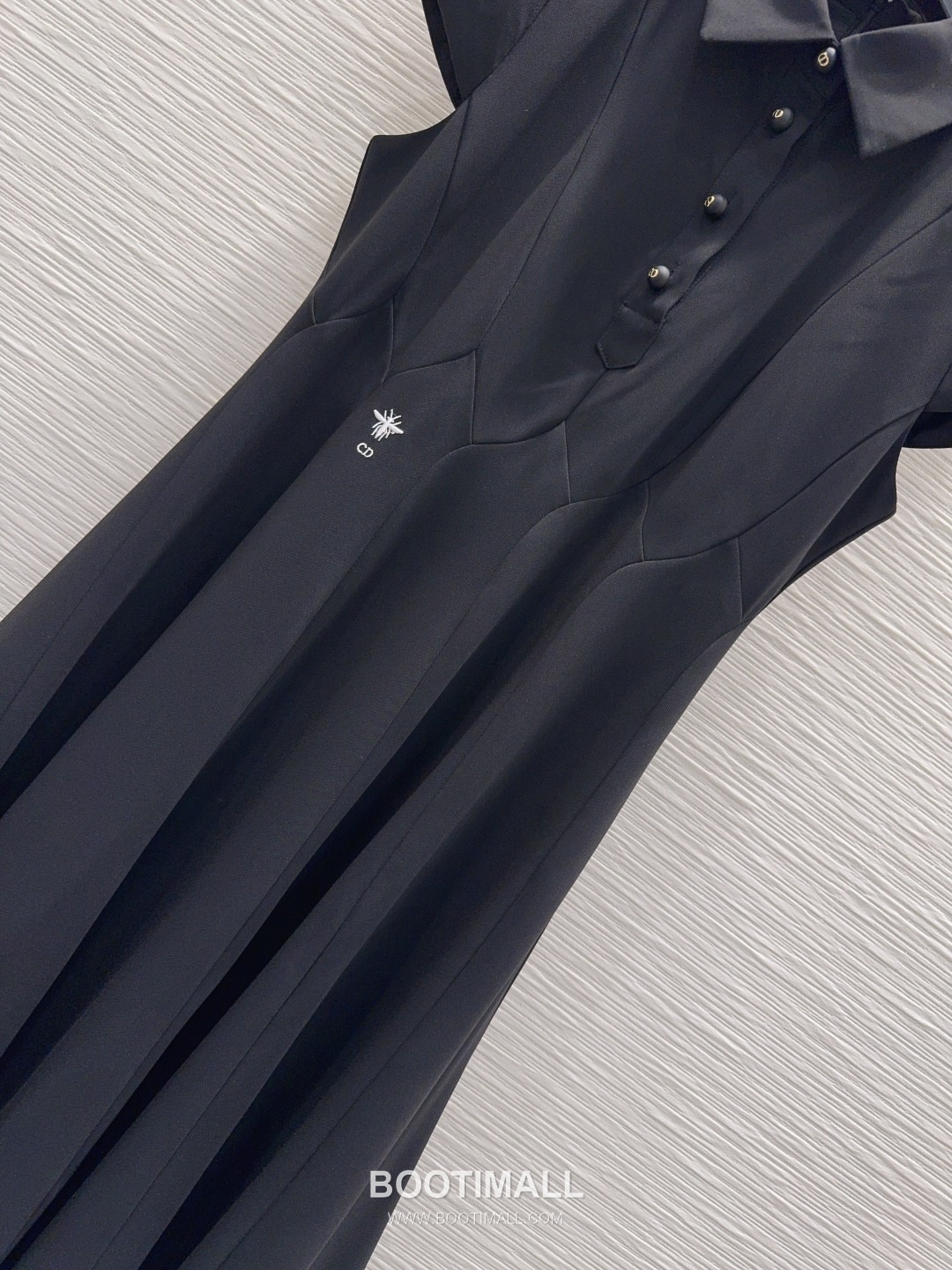 Dior SS26 Polyester Structured Fit Short Sleeve One Piece 디올 SS26 폴리에스터 구조핏 반팔 블랙 원피스 13