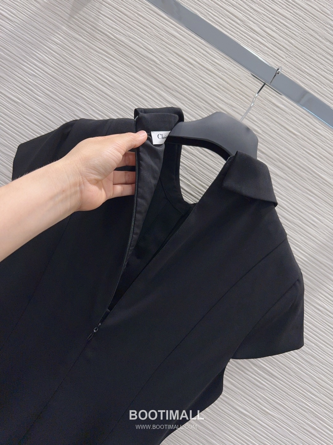 Dior SS26 Polyester Structured Fit Short Sleeve One Piece 디올 SS26 폴리에스터 구조핏 반팔 블랙 원피스 17