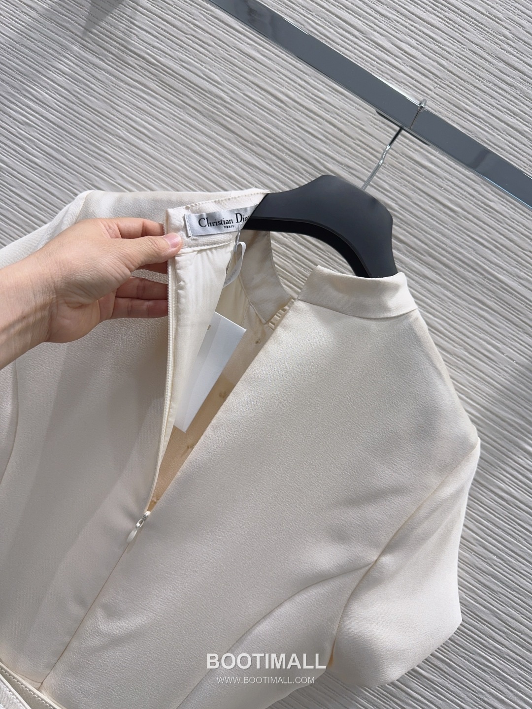 Dior SS26 Polyester Sleeveless Long One Piece 디올 SS26 폴리에스터 슬리브리스 블랙 원피스 17