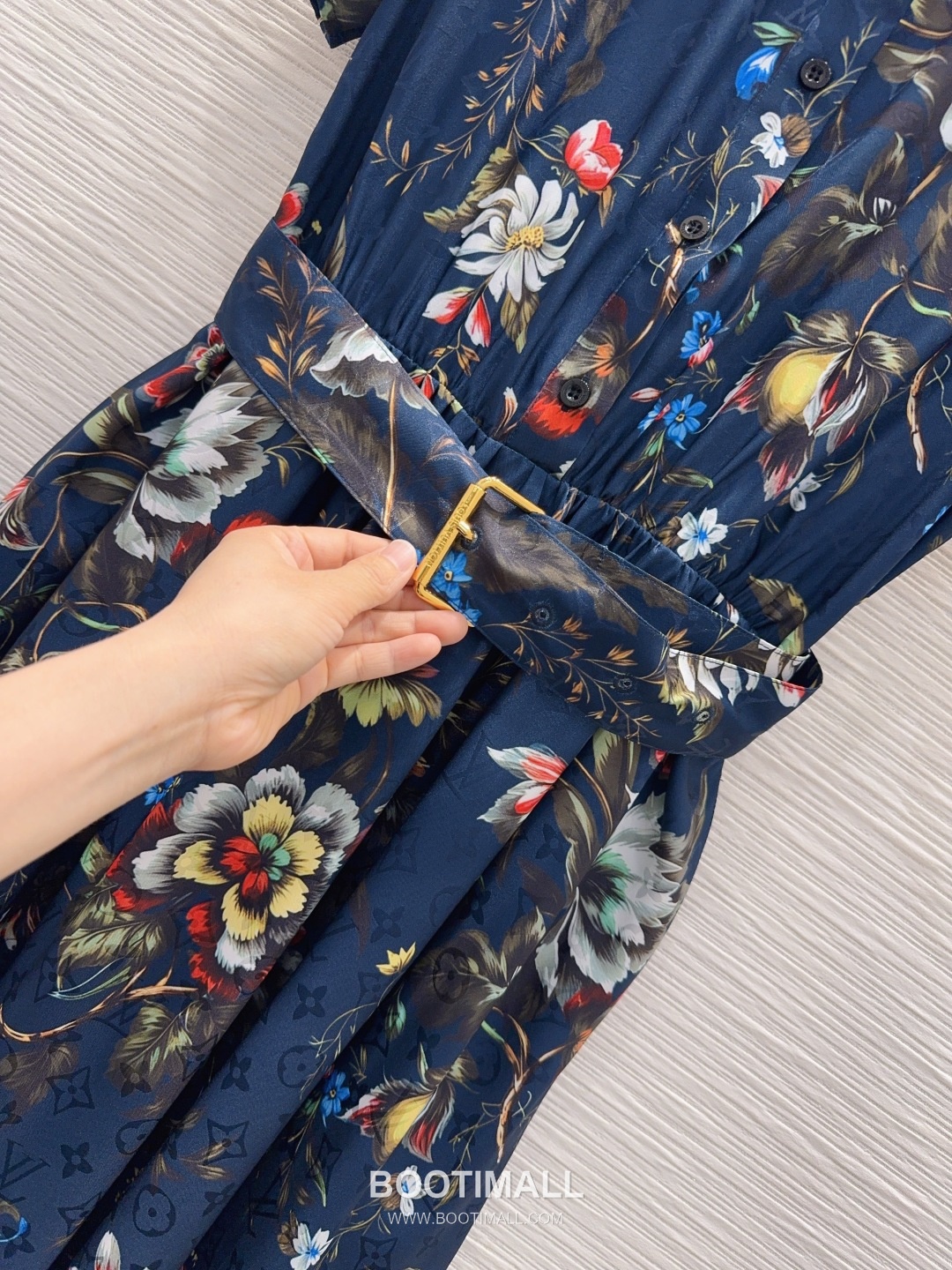 Louis Vuitton SS26 Polyester Print Sleeveless One Piece 루이비통 SS26 폴리에스터 프린트 슬리브리스 블랙 원피스 13