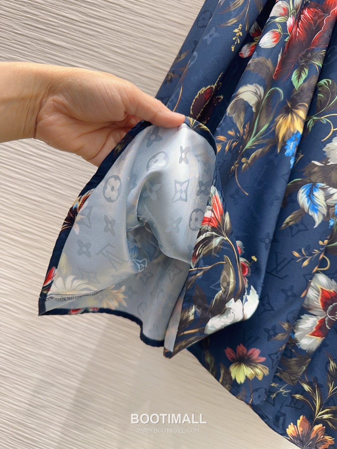 Louis Vuitton SS26 Polyester Print Sleeveless One Piece 루이비통 SS26 폴리에스터 프린트 슬리브리스 블랙 원피스 14