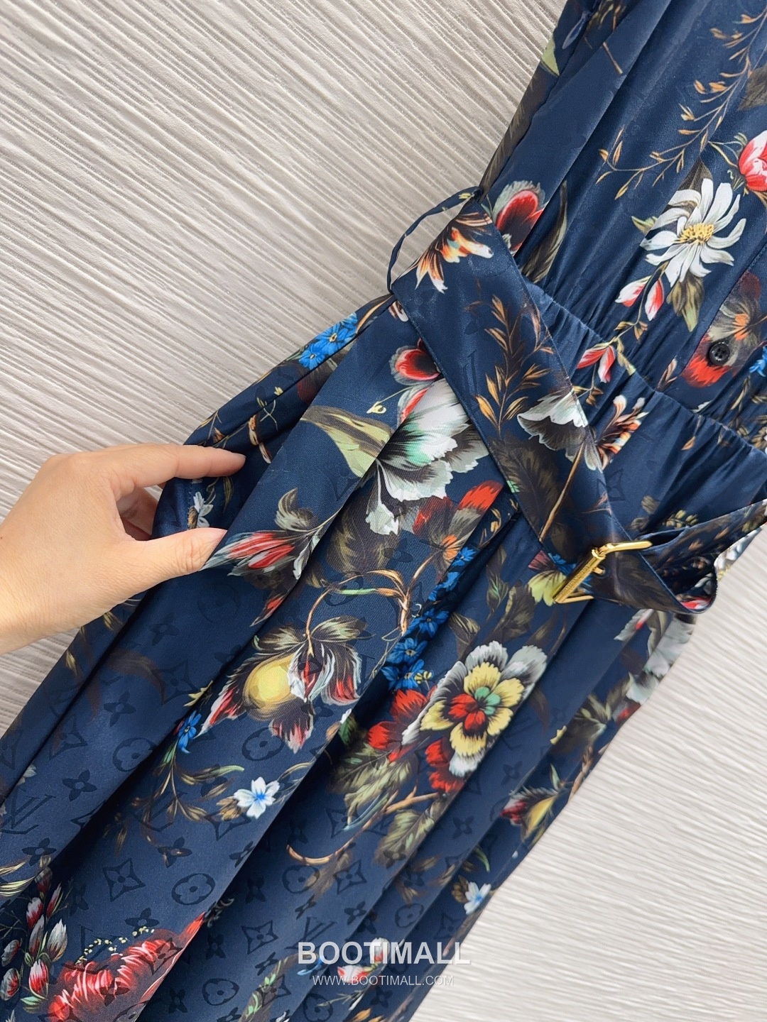 Louis Vuitton SS26 Polyester Print Sleeveless One Piece 루이비통 SS26 폴리에스터 프린트 슬리브리스 블랙 원피스 15