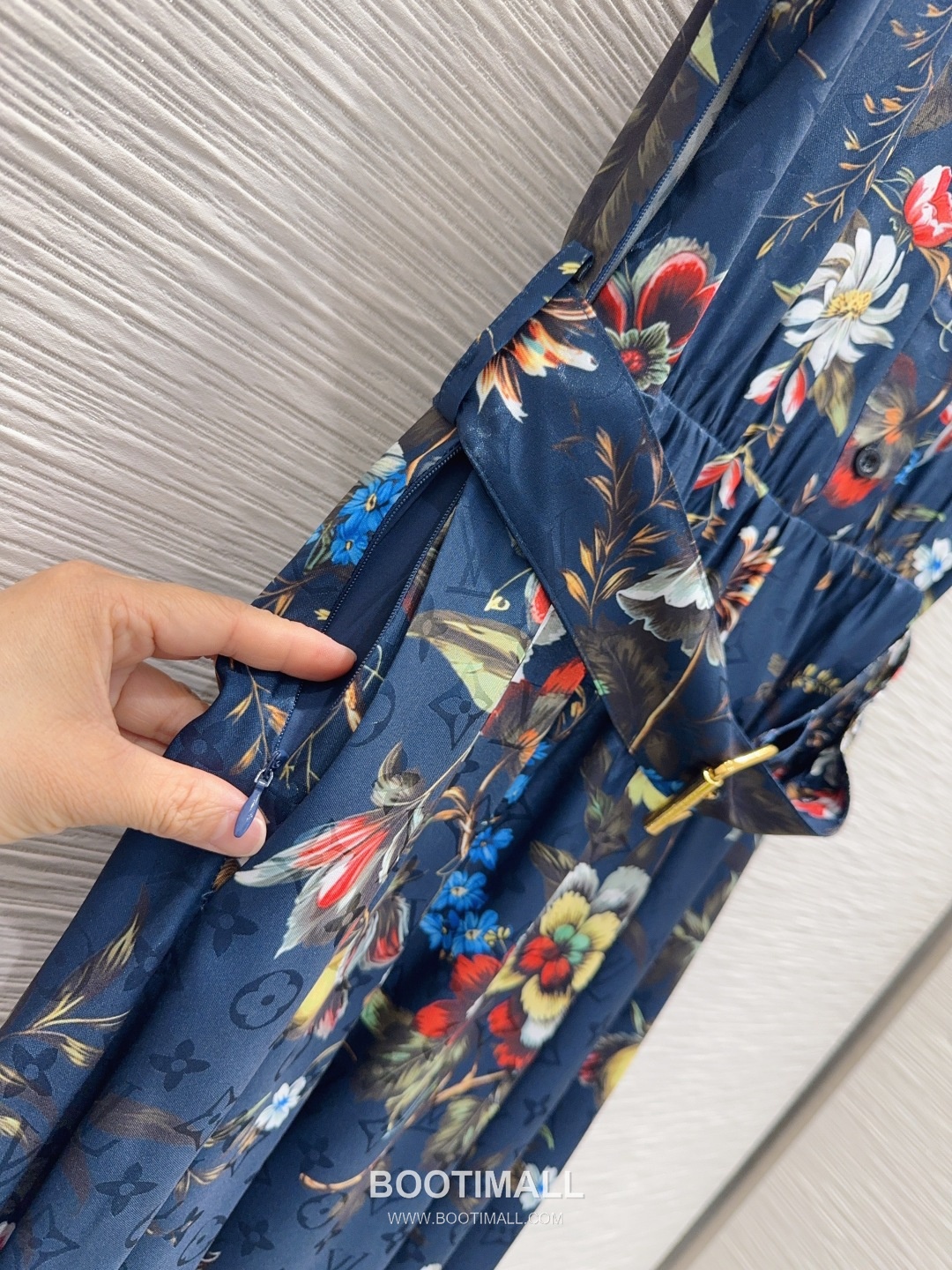 Louis Vuitton SS26 Polyester Print Sleeveless One Piece 루이비통 SS26 폴리에스터 프린트 슬리브리스 블랙 원피스 17