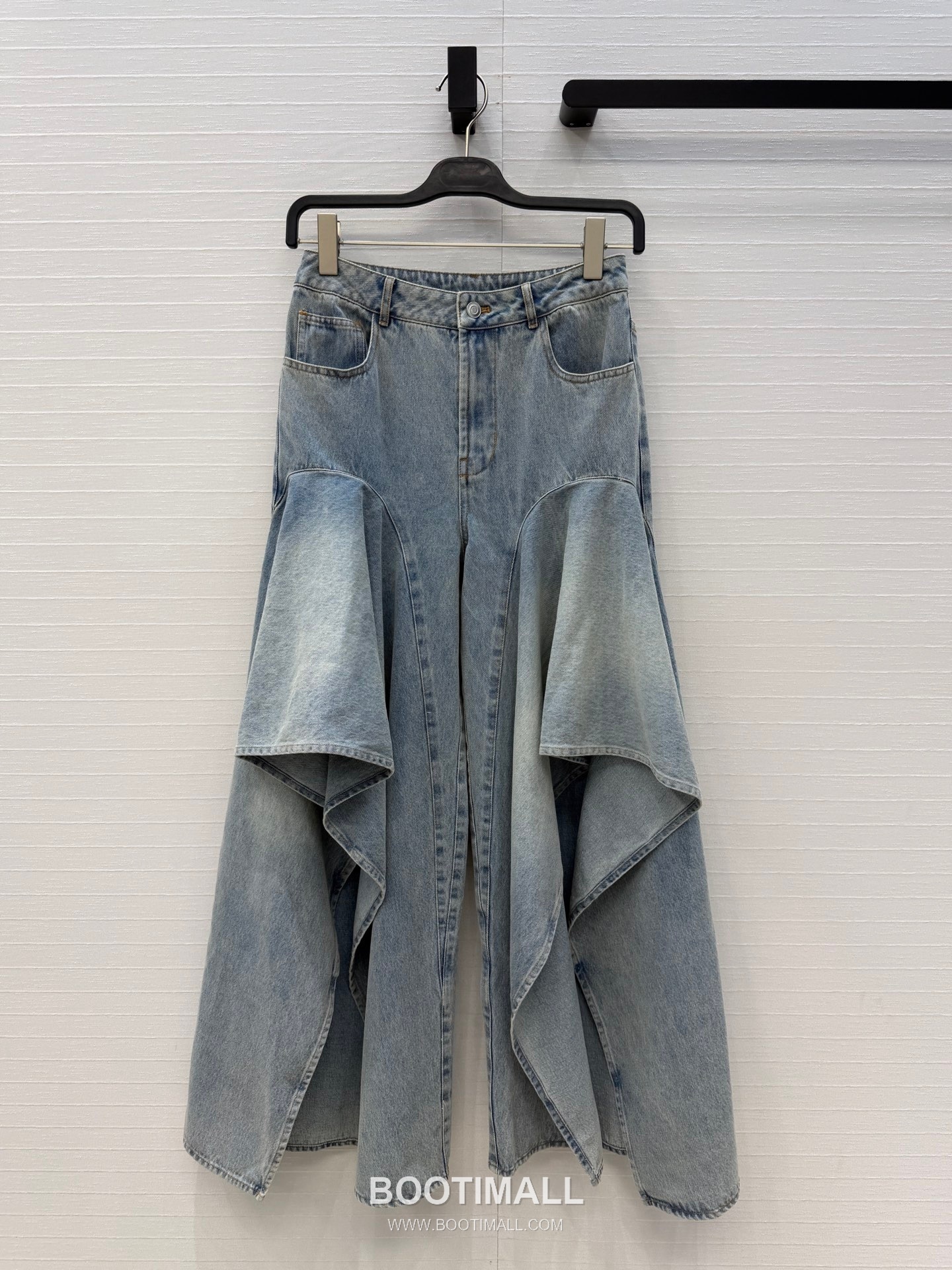 Alaia SS26 Cotton Washed Ruffle Wide Denim Pants 알라이아 SS26 코튼 워시드 프릴 와이드 블루 팬츠 1