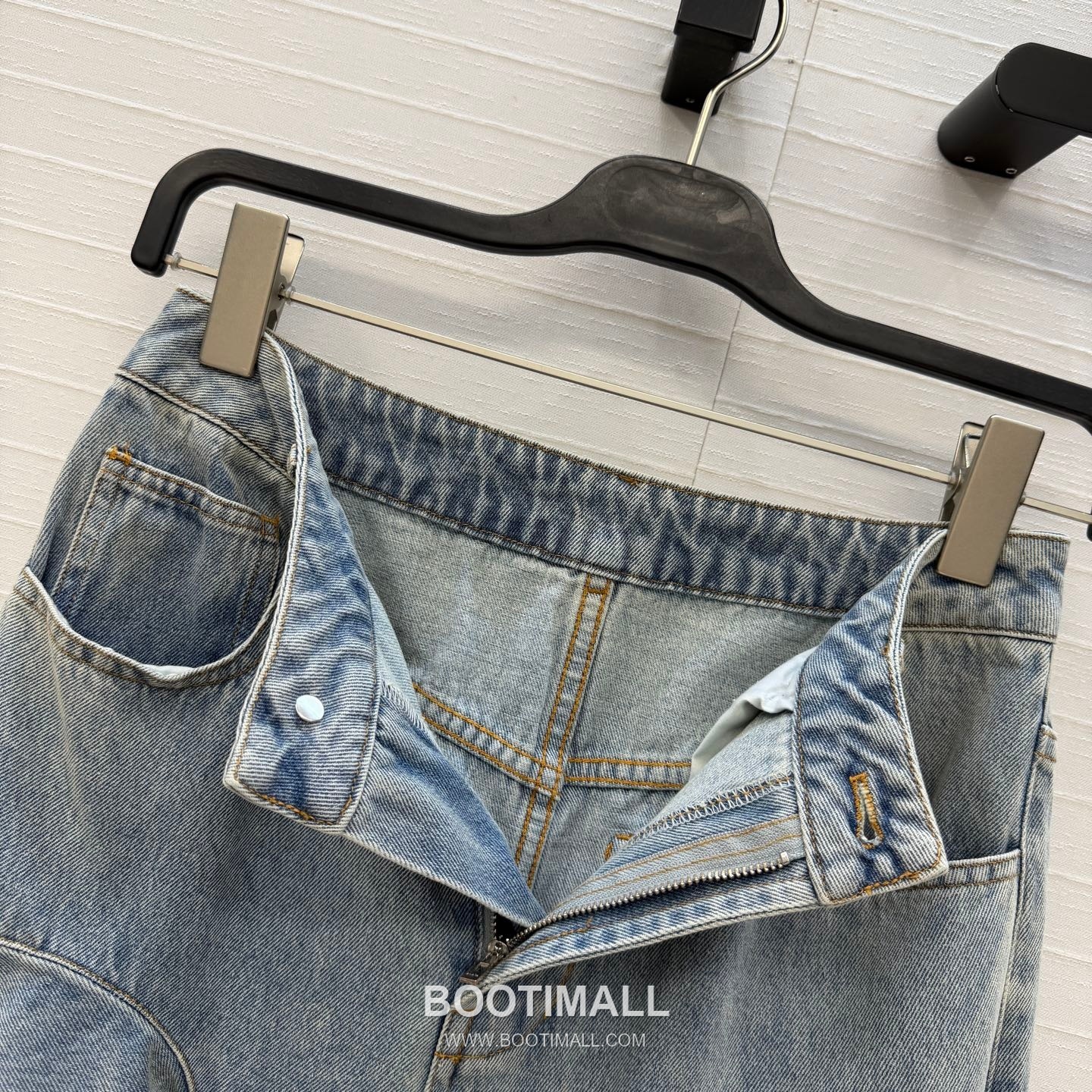 Alaia SS26 Cotton Washed Ruffle Wide Denim Pants 알라이아 SS26 코튼 워시드 프릴 와이드 블루 팬츠 4