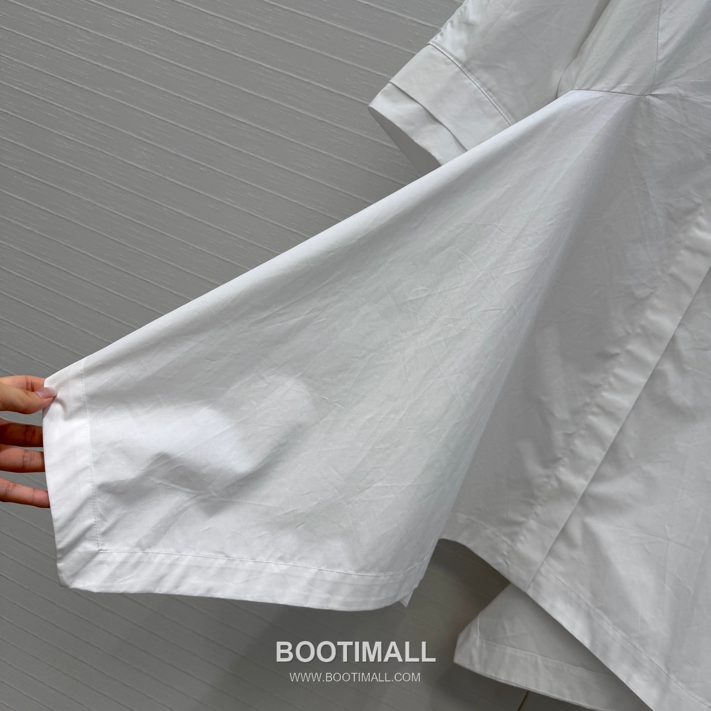 Alaia SS26 Cotton Asymmetric Waist Fit Short Sleeve One Piece 알라이아 SS26 코튼 비대칭 허리핏 반팔 블랙 원피스 12