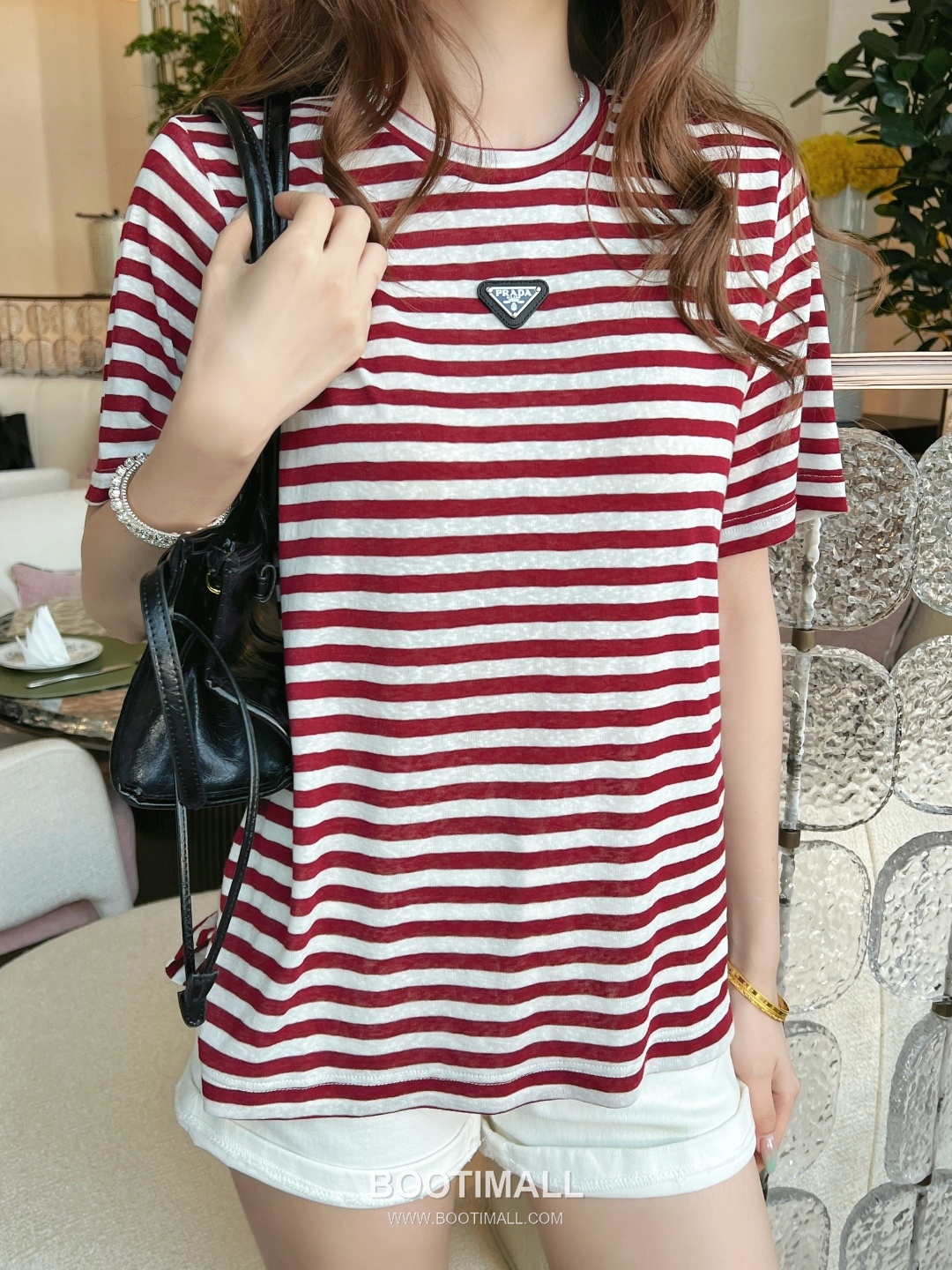 Prada SS26 Tencel Striped Triangle Logo T-Shirt 프라다 SS26 텐셀 스트라이프 삼각 로고 블루 티셔츠 1