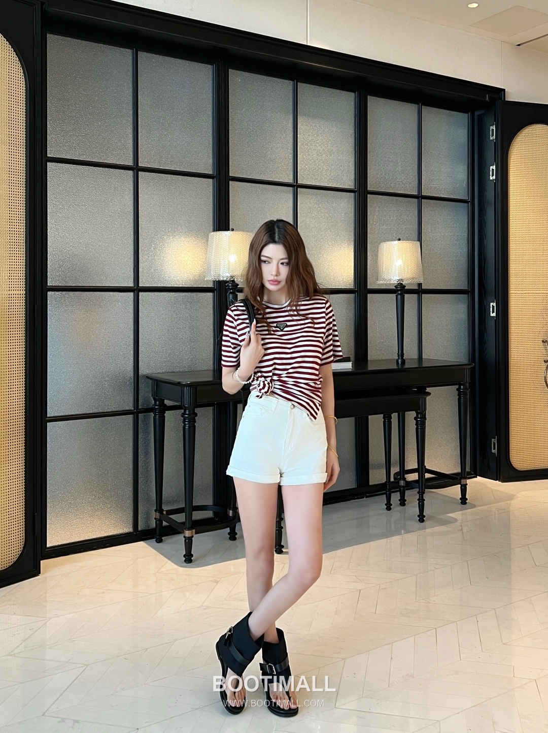 Prada SS26 Tencel Striped Triangle Logo T-Shirt 프라다 SS26 텐셀 스트라이프 삼각 로고 블루 티셔츠 3