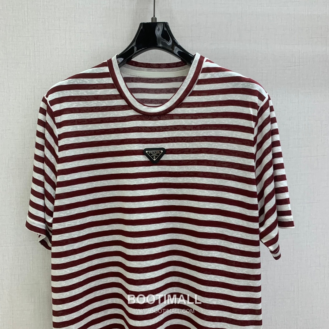 Prada SS26 Tencel Striped Triangle Logo T-Shirt 프라다 SS26 텐셀 스트라이프 삼각 로고 블루 티셔츠 13