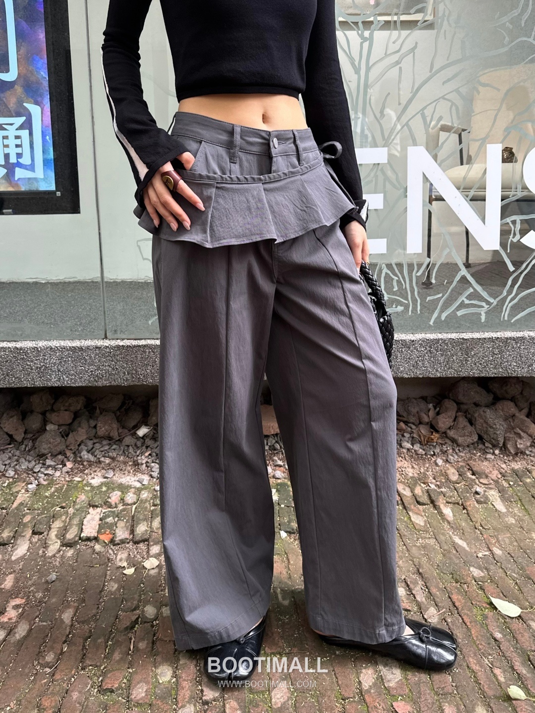 Thom Browne SS26 Cotton Ruffle Detachable Wide Pants 톰브라운 SS26 코튼 프릴 탈부착 와이드 블랙 팬츠 4