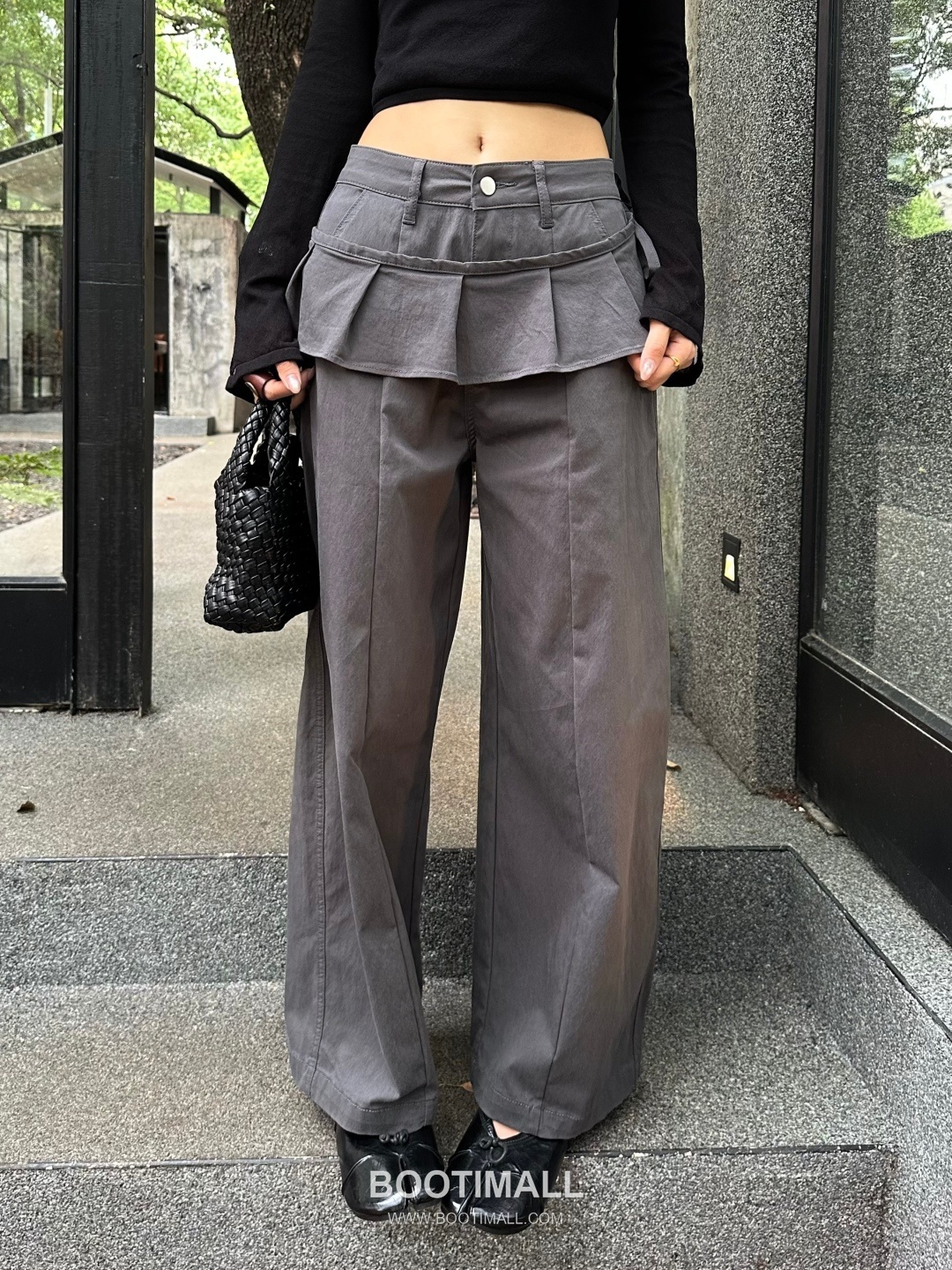 Thom Browne SS26 Cotton Ruffle Detachable Wide Pants 톰브라운 SS26 코튼 프릴 탈부착 와이드 블랙 팬츠 7