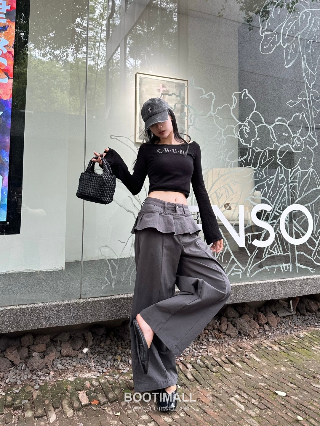 Thom Browne SS26 Cotton Ruffle Detachable Wide Pants 톰브라운 SS26 코튼 프릴 탈부착 와이드 블랙 팬츠 8