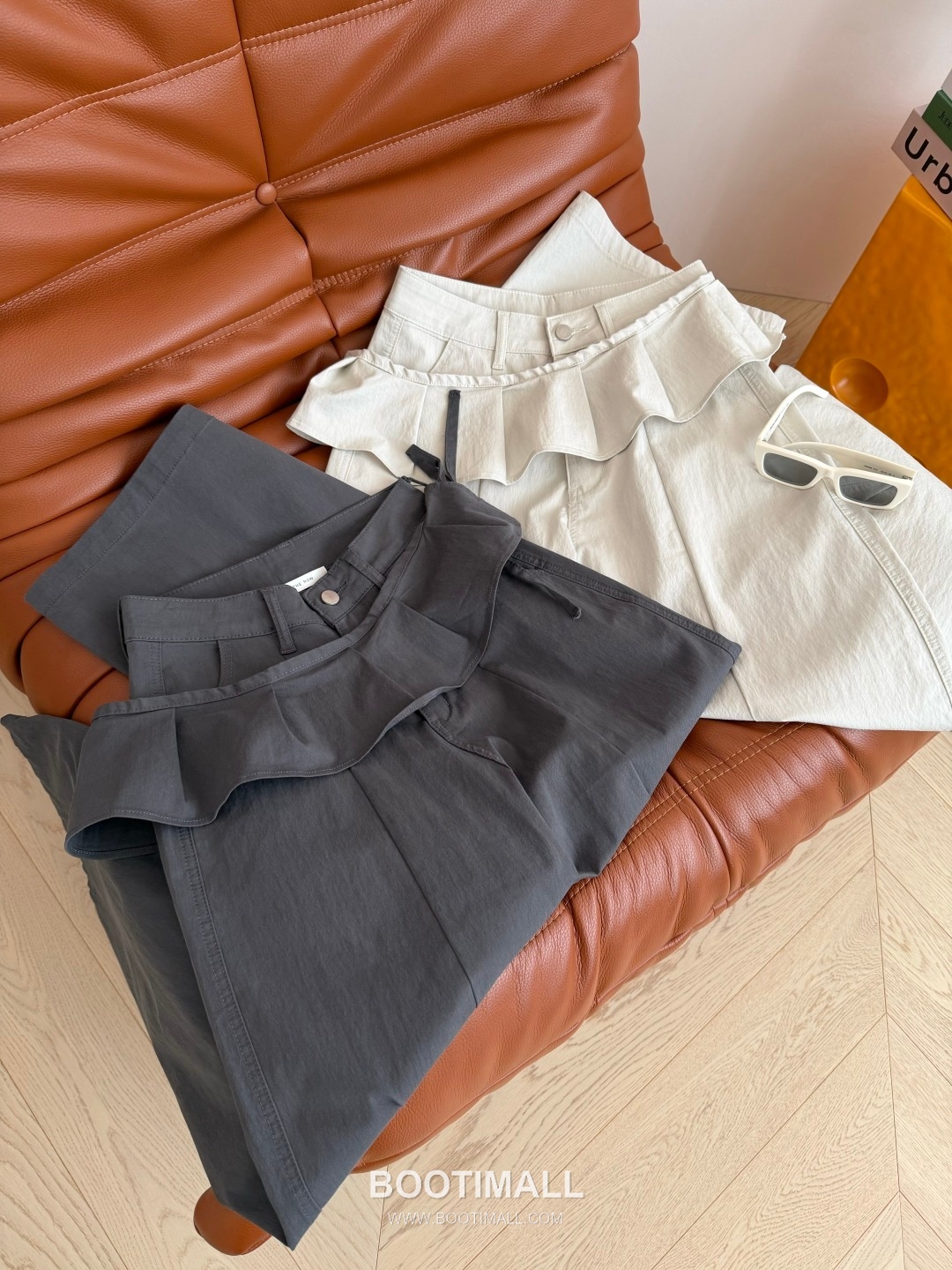 Thom Browne SS26 Cotton Ruffle Detachable Wide Pants 톰브라운 SS26 코튼 프릴 탈부착 와이드 블랙 팬츠 10