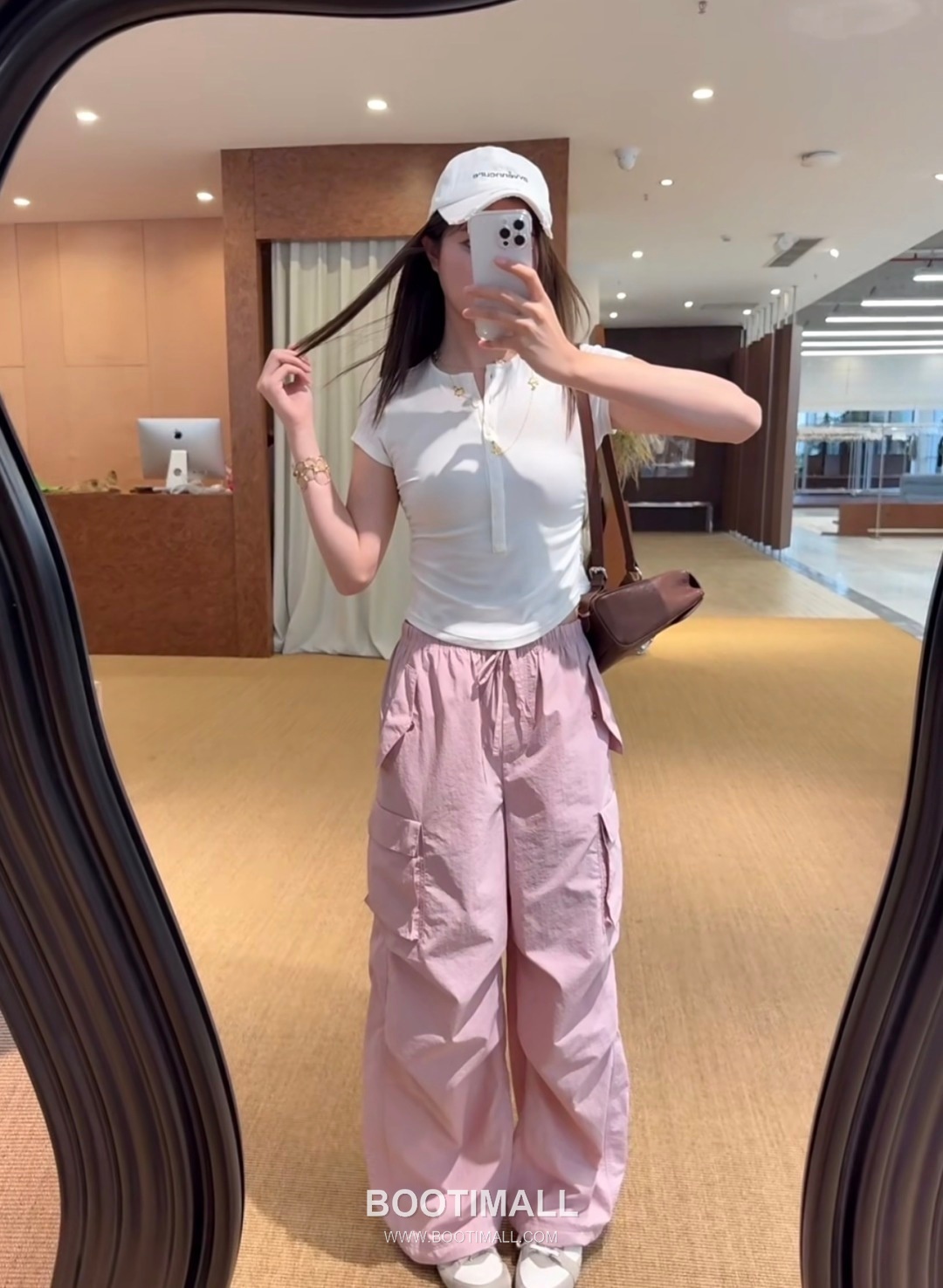 Thom Browne SS26 Cotton Ruffle Detachable Wide Pants 톰브라운 SS26 코튼 프릴 탈부착 와이드 블랙 팬츠 4