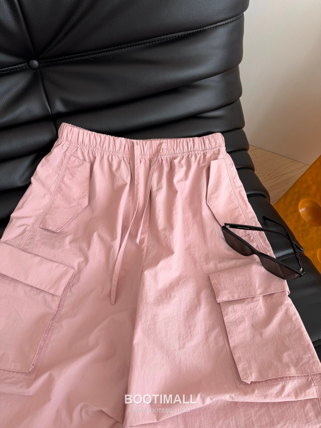 Thom Browne SS26 Cotton Ruffle Detachable Wide Pants 톰브라운 SS26 코튼 프릴 탈부착 와이드 블랙 팬츠 17