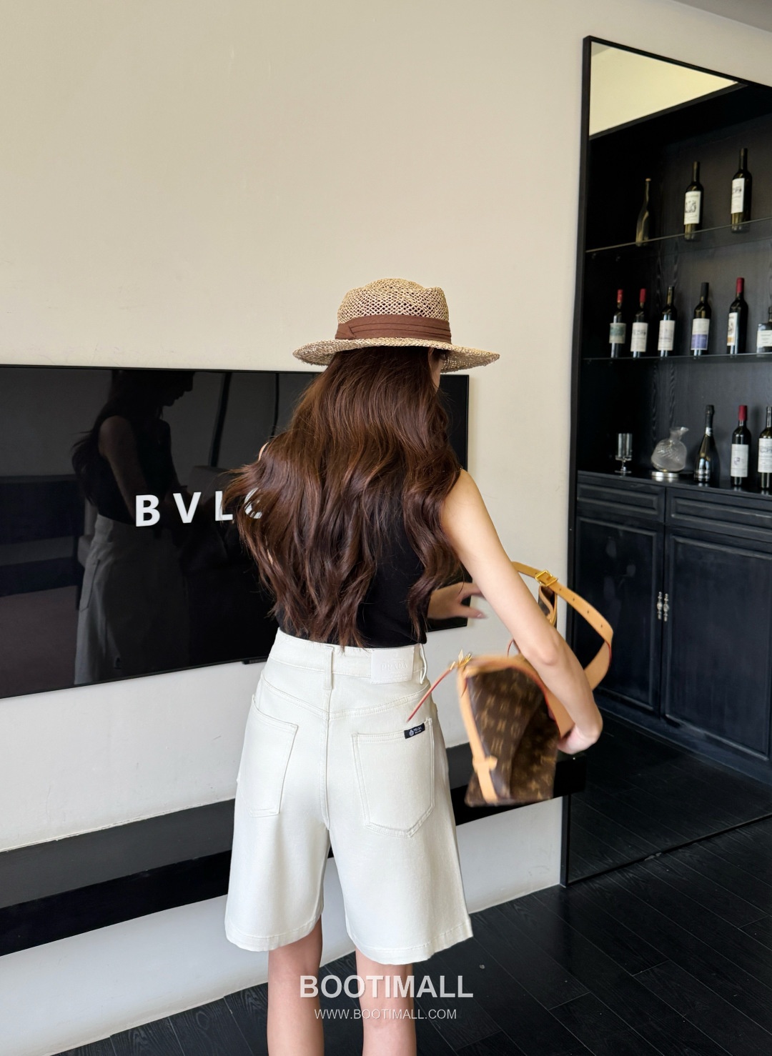 Prada SS26 Cotton Denim Crown Logo Embroidered Shorts 프라다 SS26 코튼 데님 크라운 로고 자수 베이지 쇼츠 3