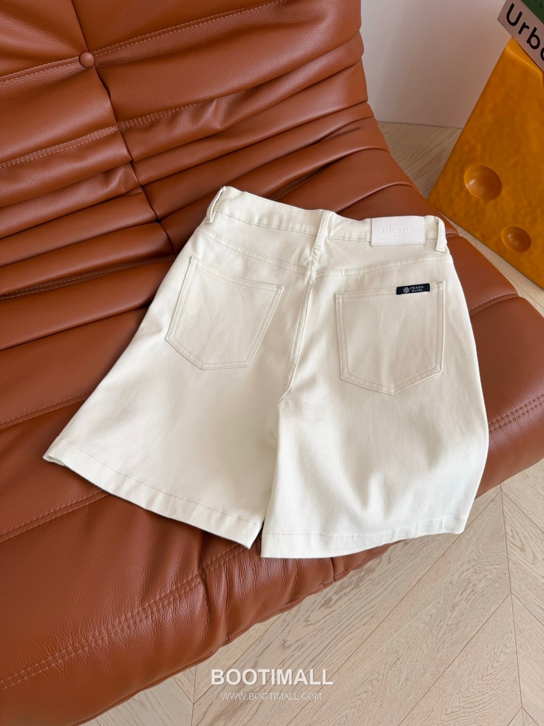 Prada SS26 Cotton Denim Crown Logo Embroidered Shorts 프라다 SS26 코튼 데님 크라운 로고 자수 베이지 쇼츠 13