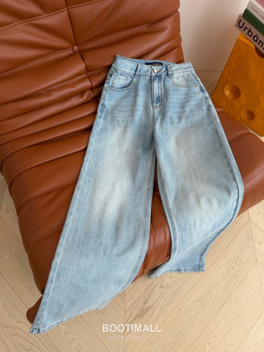 Louis Vuitton SS26 Cotton Monogram Beaded Washed Denim Pants 루이비통 SS26 코튼 모노그램 비즈 워시드 블루 팬츠 10